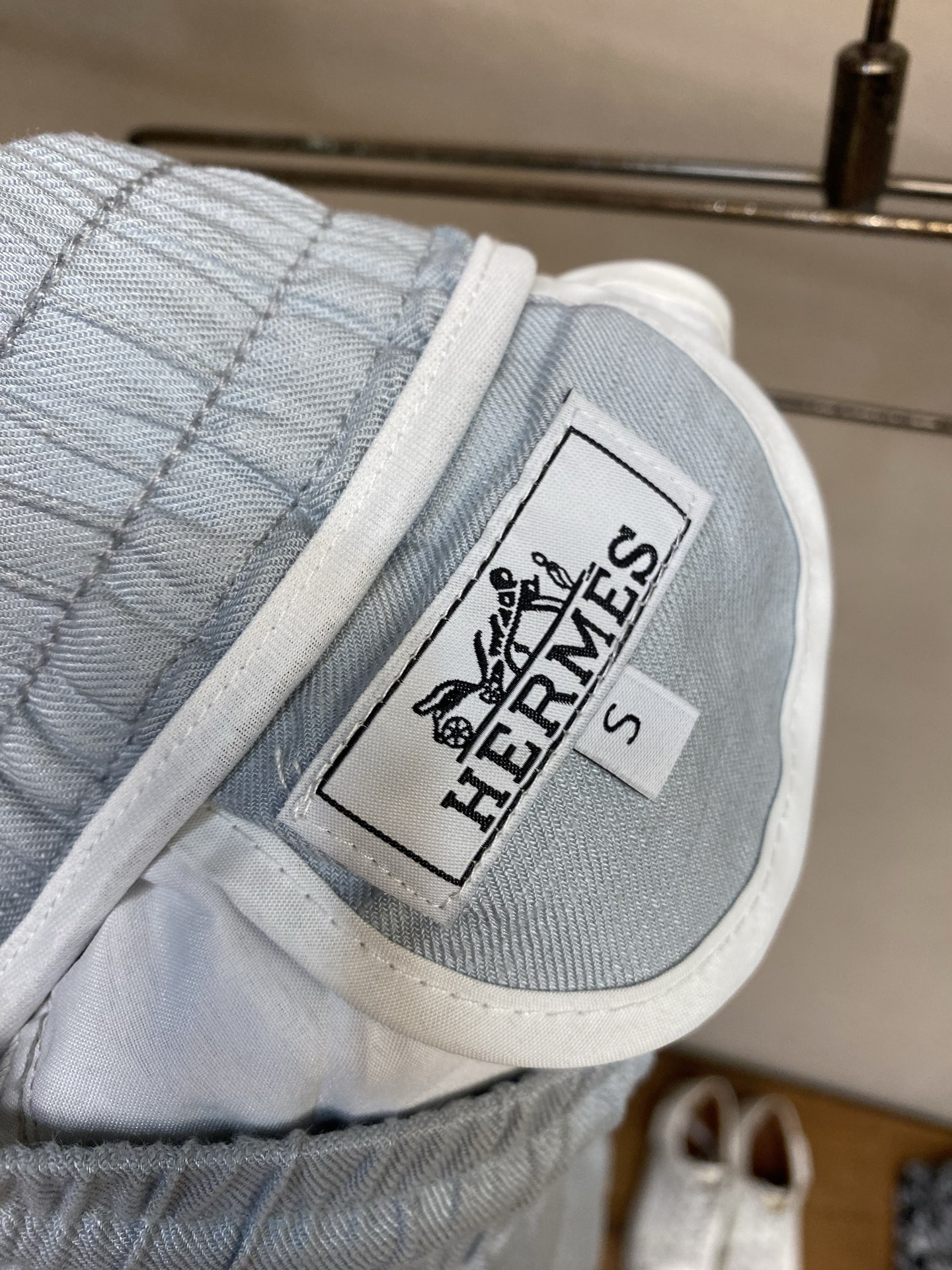 🌟🌟Hermes，2026ss最新亚麻混纺🧊冰蓝休闲裤 #亚麻混纺面料把松弛高级感焊在身上！自带低调暗纹