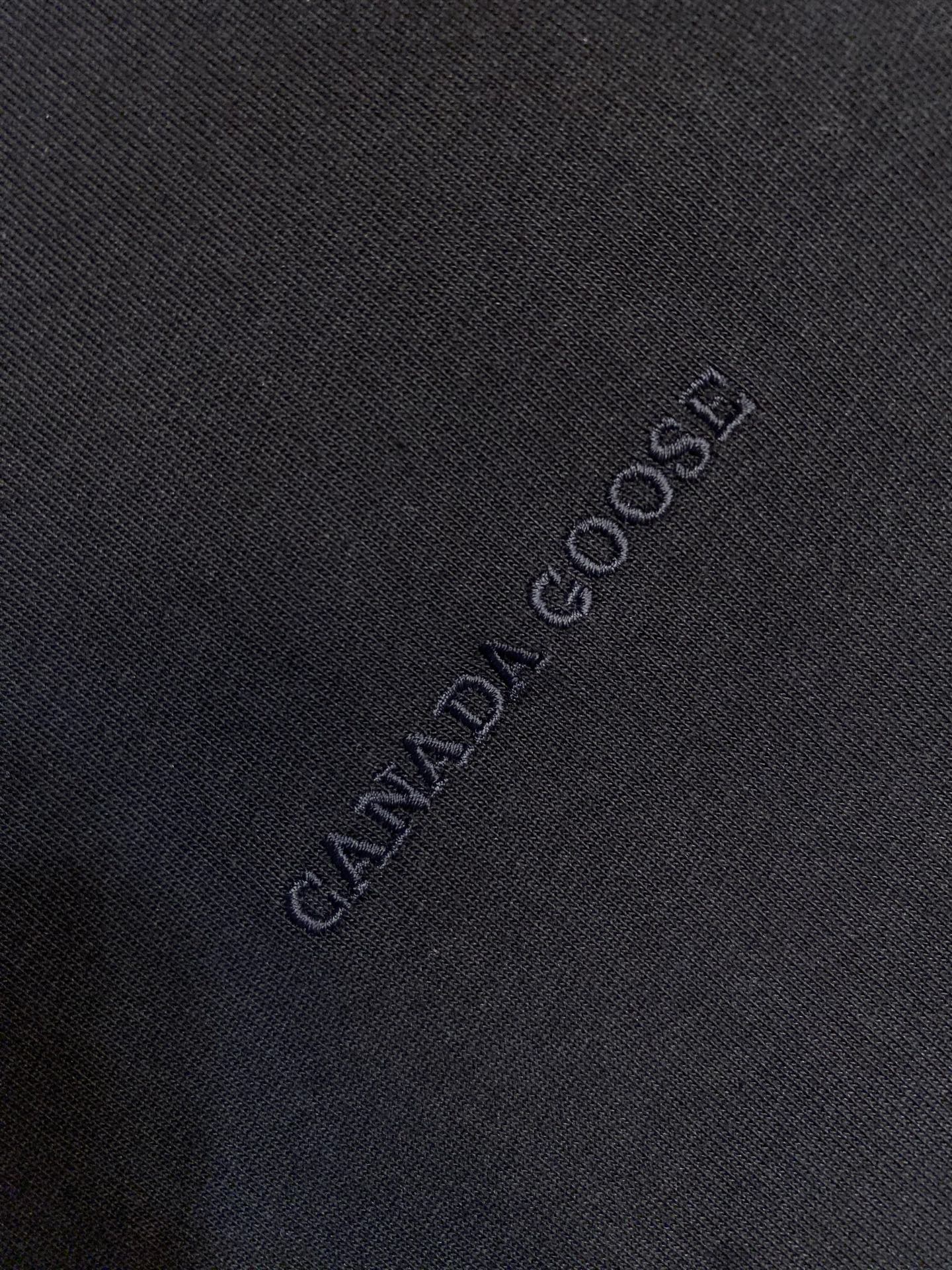🌟🌟，Cangoose饰刺绣圆领短袖面料选择：甄选高支双股精梳棉面料，双股合股工艺让纱线更紧实，布面呈现