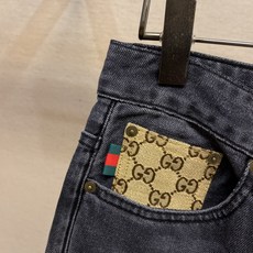 🌟🌟Gucci,2026ss好穿不挑身材在搭配上没有太多的限制 随意简洁的衬托其他单品,来展现自己的风格 🌟🌟Gucci,2026ss好穿不挑身材在搭配上没有太多的限制 随意简洁的衬托其他单品,来展现自己的风格