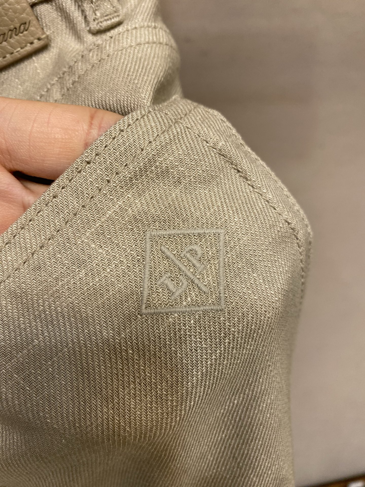 🌟🌟Loro Piana，男士休闲短裤👍 最新款上身版型无敌正！绝对可以闭眼收的一款此款裤子非常百搭，弹