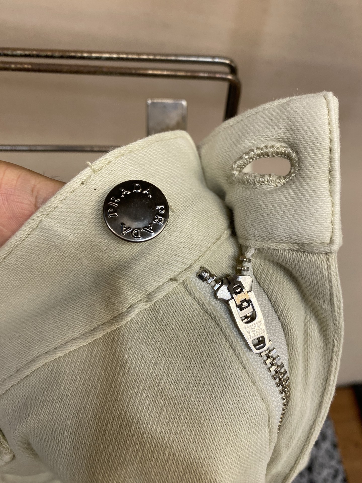 🌟🌟Prada、2026ss好穿不挑身材在搭配上没有太多的限制 随意简洁的衬托其他单品，来展现自己的风格
