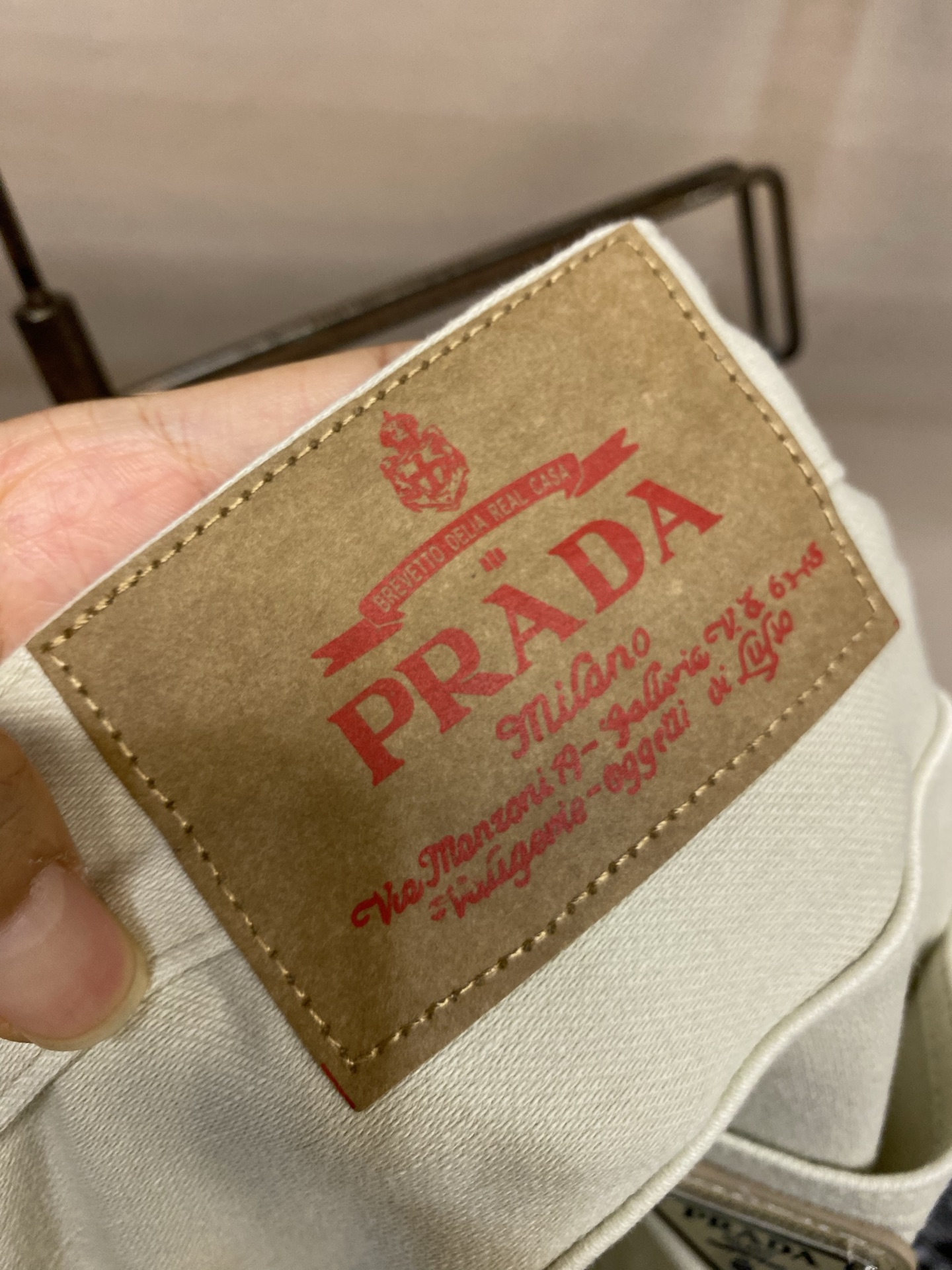 🌟🌟Prada、2026ss好穿不挑身材在搭配上没有太多的限制 随意简洁的衬托其他单品，来展现自己的风格