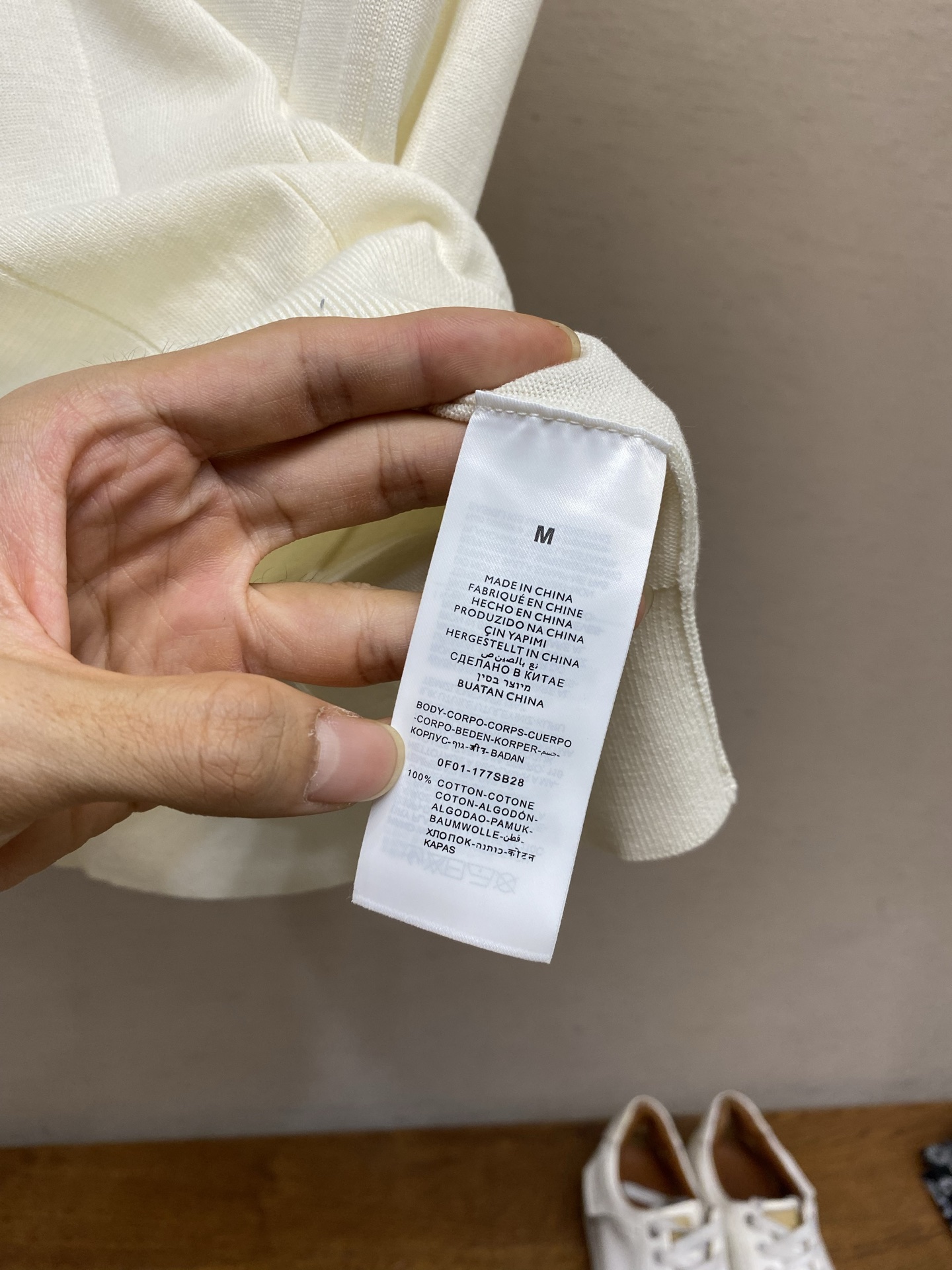 🌟🌟 Loro Piana，各大奢品在设计上加入了坑条的元素，立体大坑条组织更简洁时尚、无论单穿或者做内
