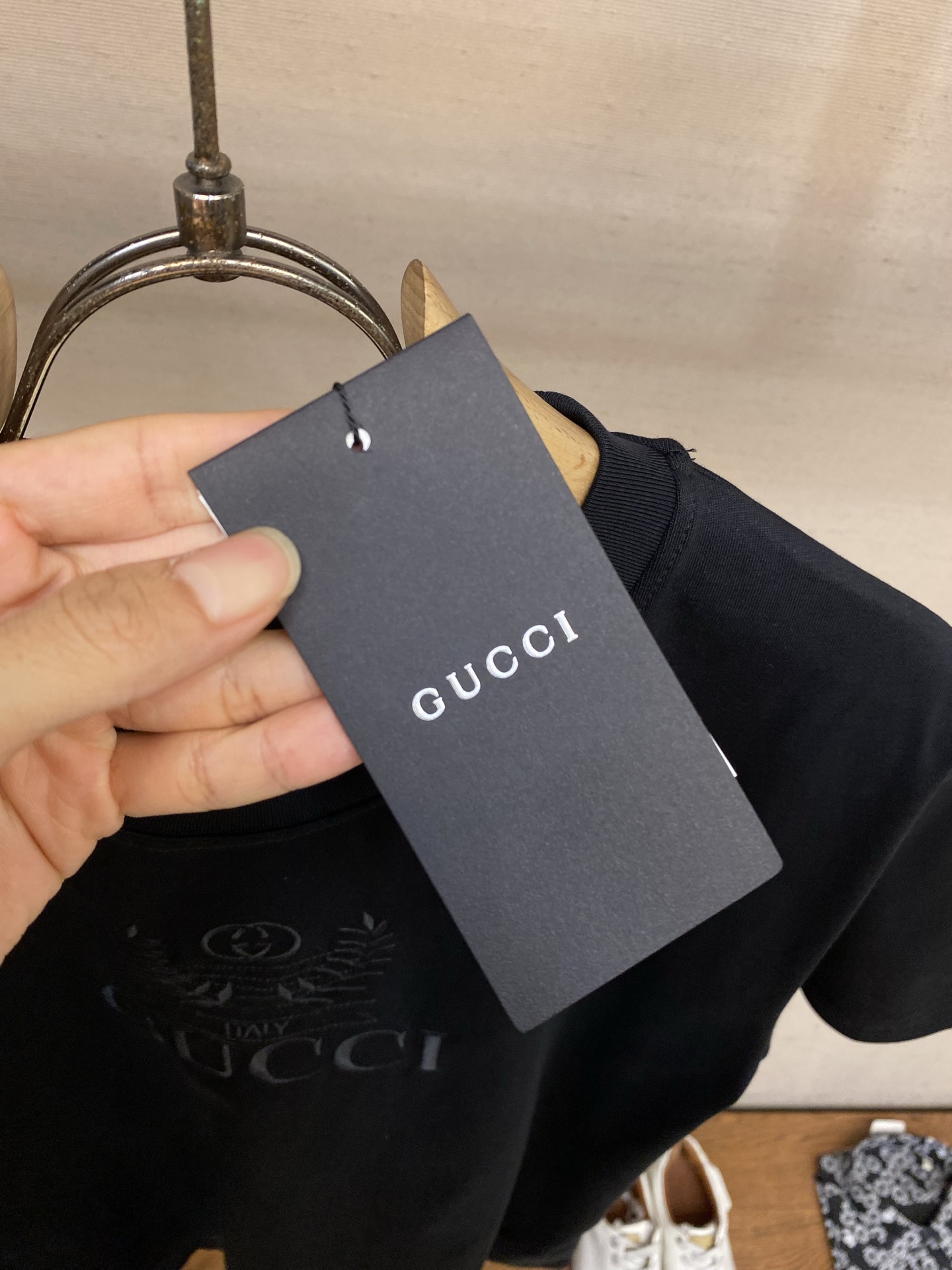 🌟🌟Gucci， 饰刺绣针织棉T恤面料：15支特纺紧密棉 / 230G罗纹：32支1×1罗纹 / 340