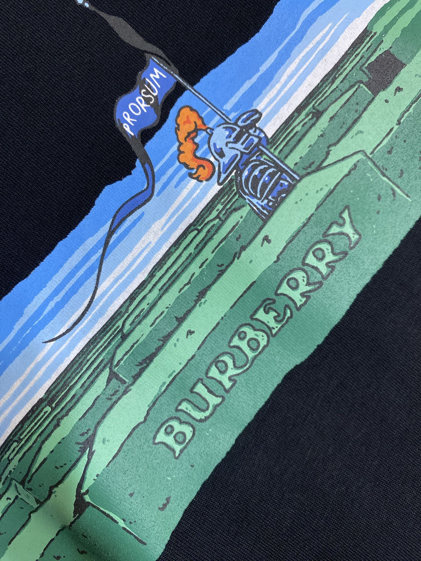 🌟🌟 BBR，迷宫图案圆领短袖发售色系：黑色、白色⚠️原¥4600购买；纯棉质平织棉面料、骑士穿越庄园迷