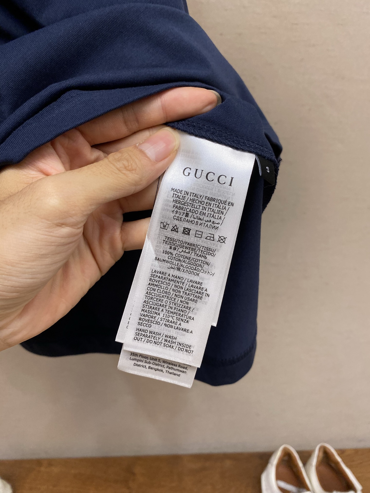 🌟🌟Gucci，小绒G圆领短袖发售色系：藏蓝、红色⚠️原¥4550购买；纯棉丝针织面料、GU标识细节贴饰