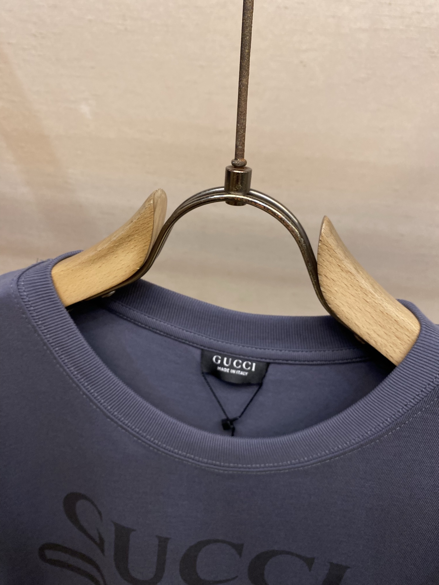 🌟🌟Gucci，互扣织带圆领短袖⚠️原¥4550购买；深灰色轻质针织棉、饰互扣式双G Web织带、圆领落