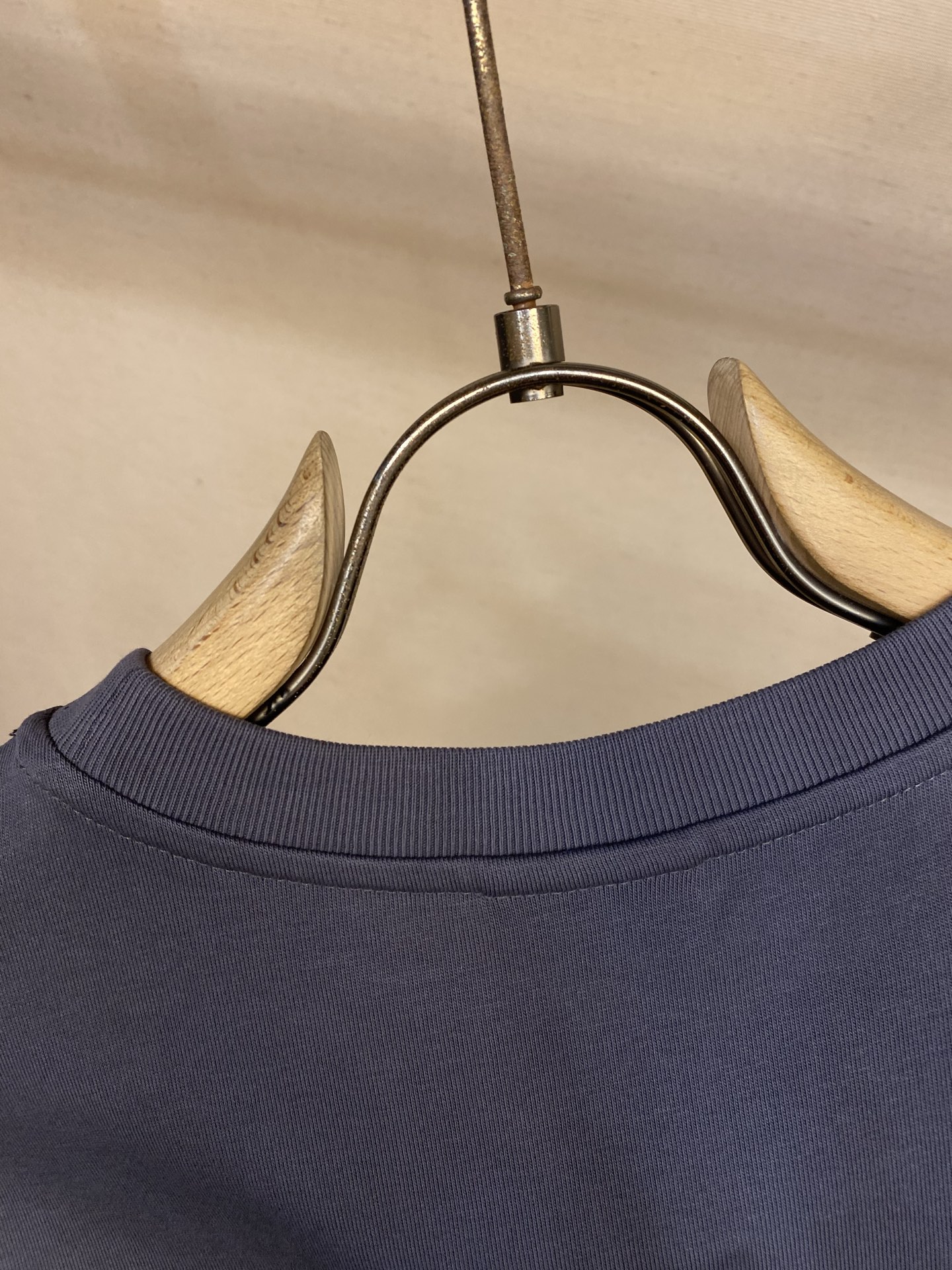 🌟🌟Gucci，互扣织带圆领短袖⚠️原¥4550购买；深灰色轻质针织棉、饰互扣式双G Web织带、圆领落