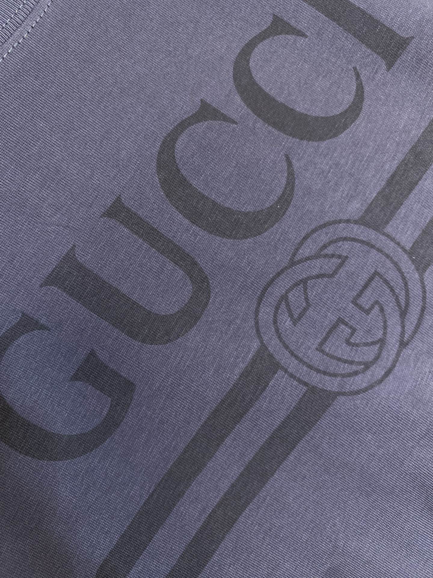 🌟🌟Gucci，互扣织带圆领短袖⚠️原¥4550购买；深灰色轻质针织棉、饰互扣式双G Web织带、圆领落