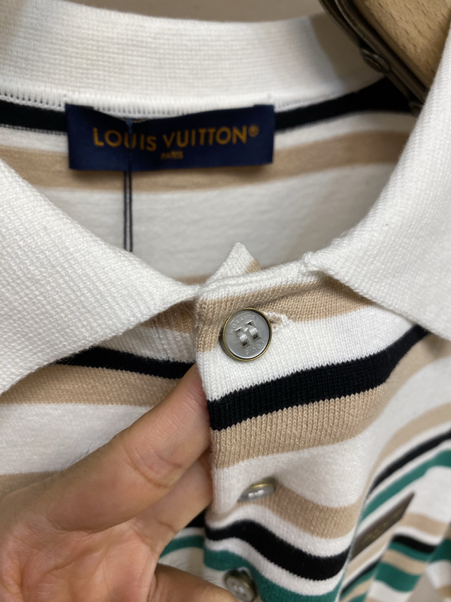🌟🌟 1V，路易 26SS字母皮章拼色条纹针织短袖POLO衫尺码：S-XL