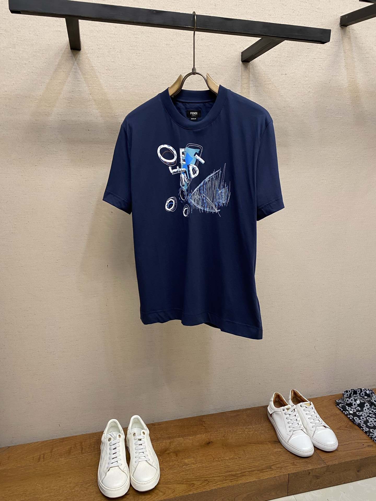 🌟🌟Fendi，金鱼印绣圆领短袖⚠️原¥6750购买；细支双面纯棉针织面料、环保弹力胶浆结合网点印花、对