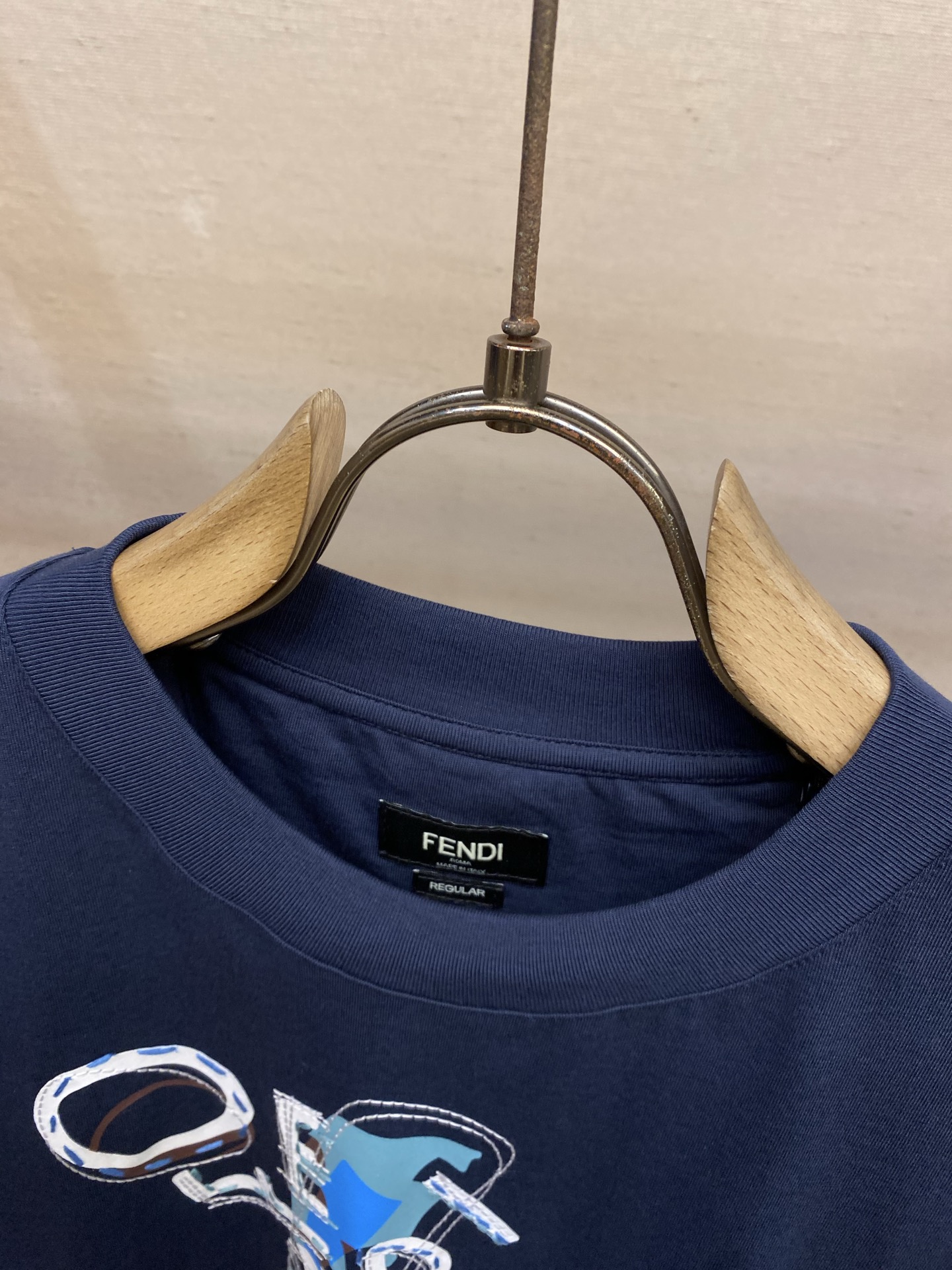 🌟🌟Fendi，金鱼印绣圆领短袖⚠️原¥6750购买；细支双面纯棉针织面料、环保弹力胶浆结合网点印花、对