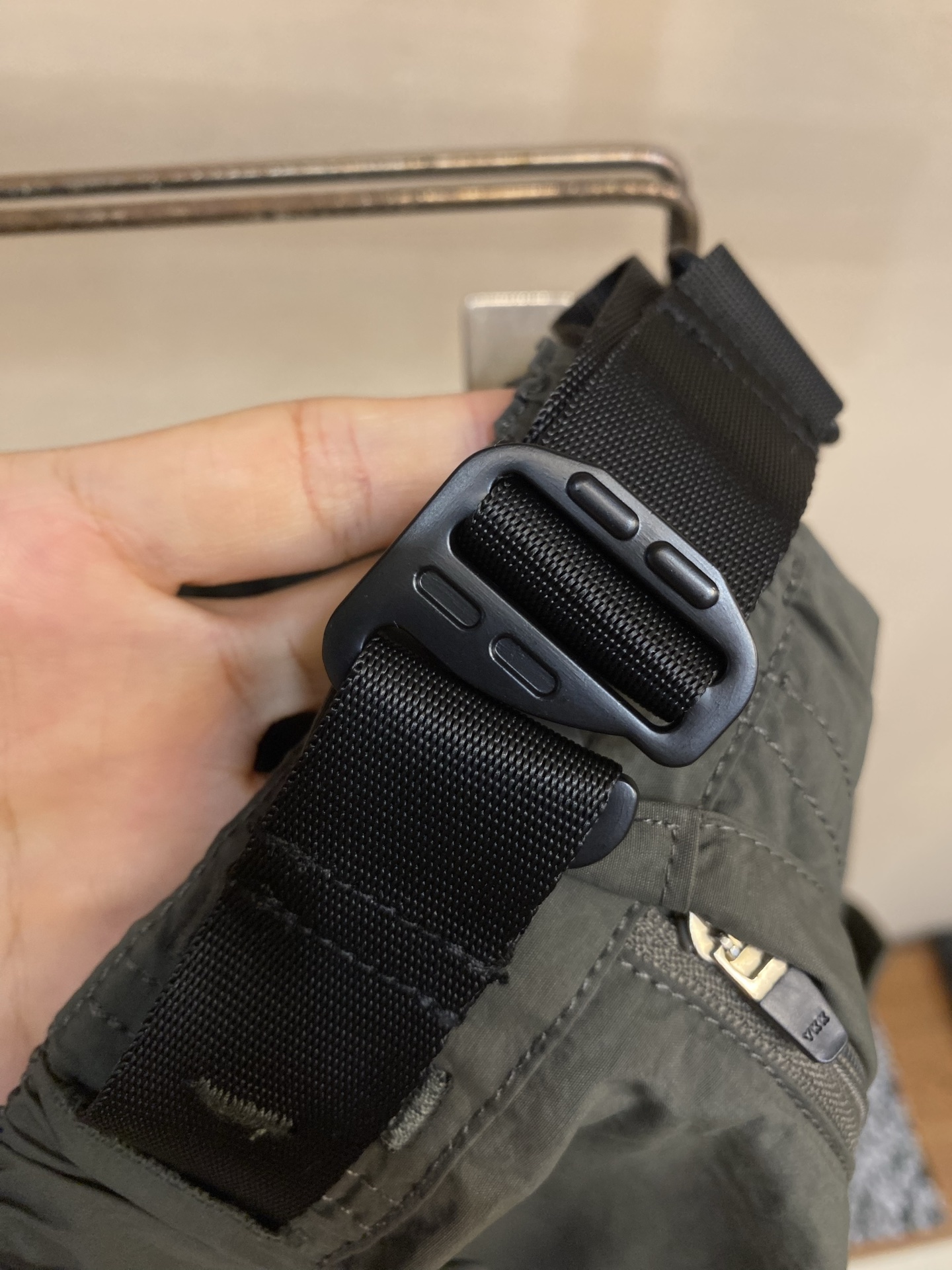 🌟🌟，，26系列 IT CDG COMME des GARCONS HOMME宽松工装短裤 面料轻薄细腻