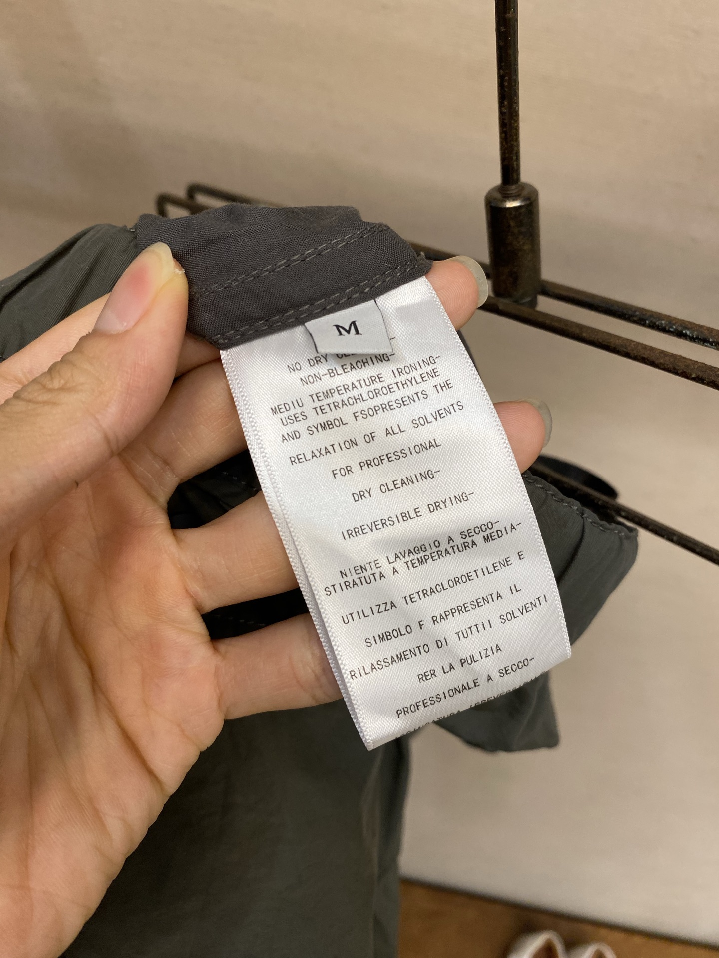 🌟🌟，，26系列 IT CDG COMME des GARCONS HOMME宽松工装短裤 面料轻薄细腻