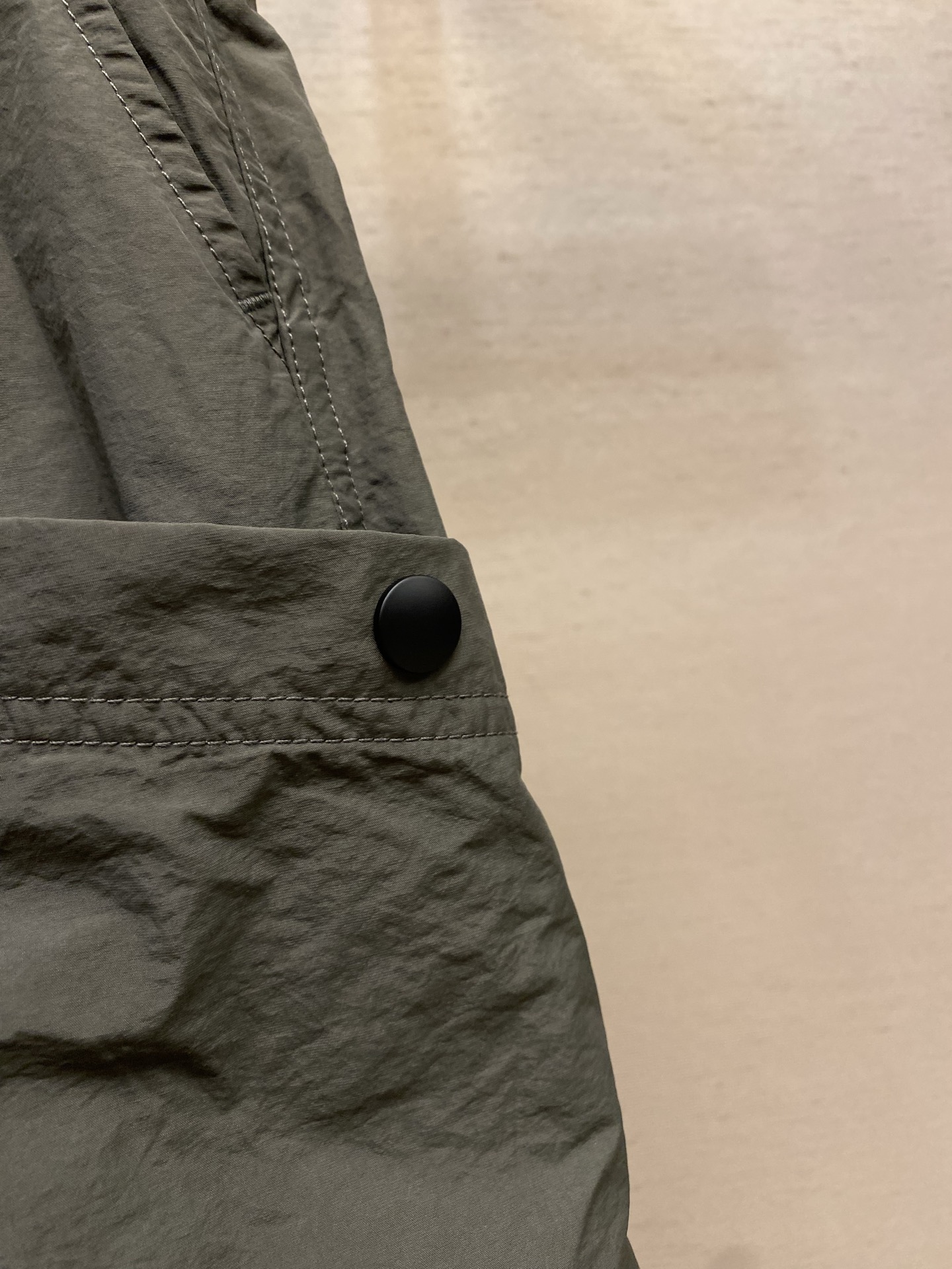🌟🌟，，26系列 IT CDG COMME des GARCONS HOMME宽松工装短裤 面料轻薄细腻