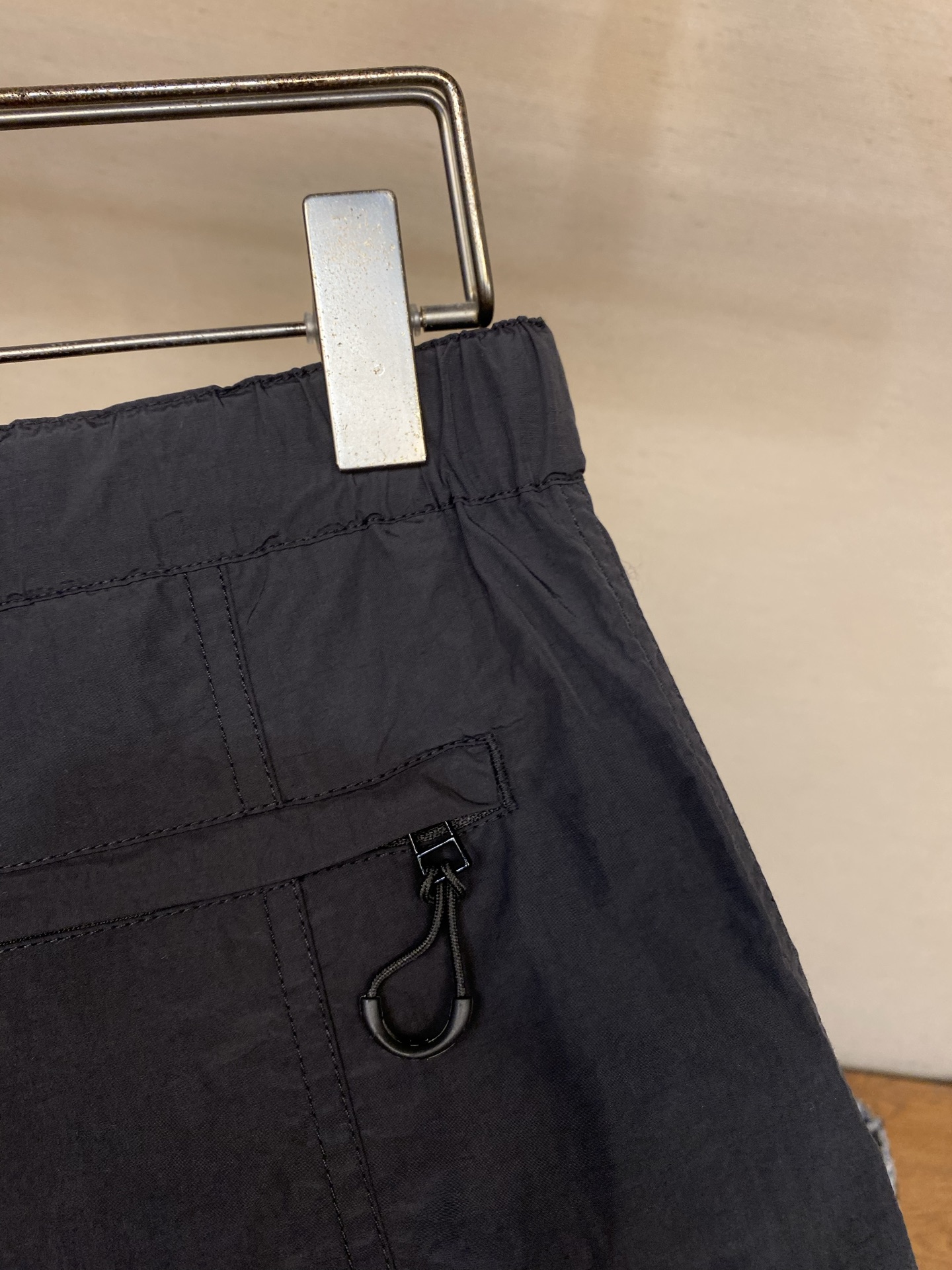 🌟🌟，，26系列 IT CDG COMME des GARCONS HOMME宽松工装短裤 面料轻薄细腻