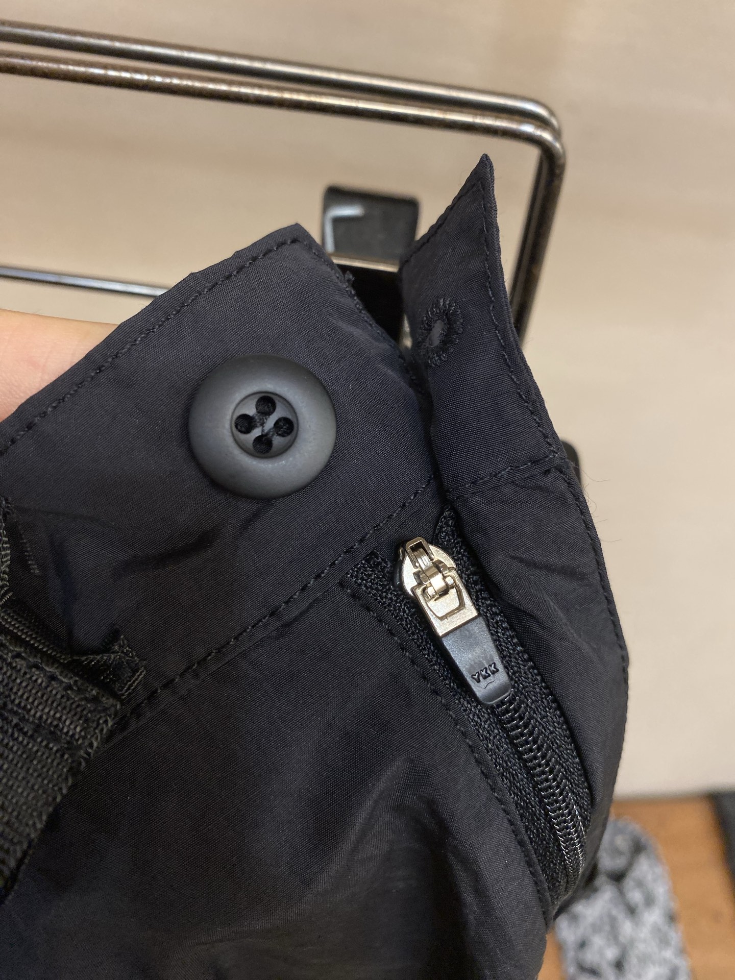 🌟🌟，，26系列 IT CDG COMME des GARCONS HOMME宽松工装短裤 面料轻薄细腻
