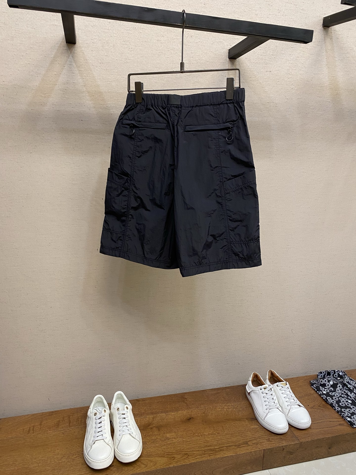 🌟🌟，，26系列 IT CDG COMME des GARCONS HOMME宽松工装短裤 面料轻薄细腻