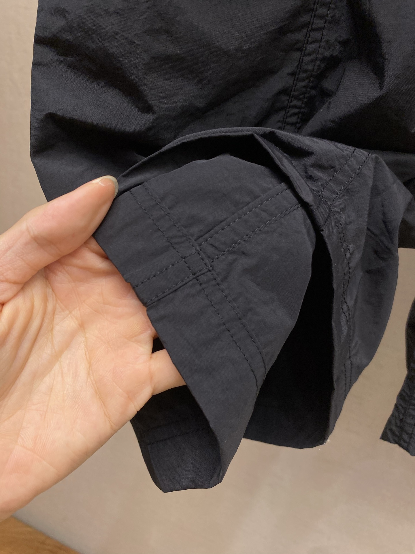 🌟🌟，，26系列 IT CDG COMME des GARCONS HOMME宽松工装短裤 面料轻薄细腻