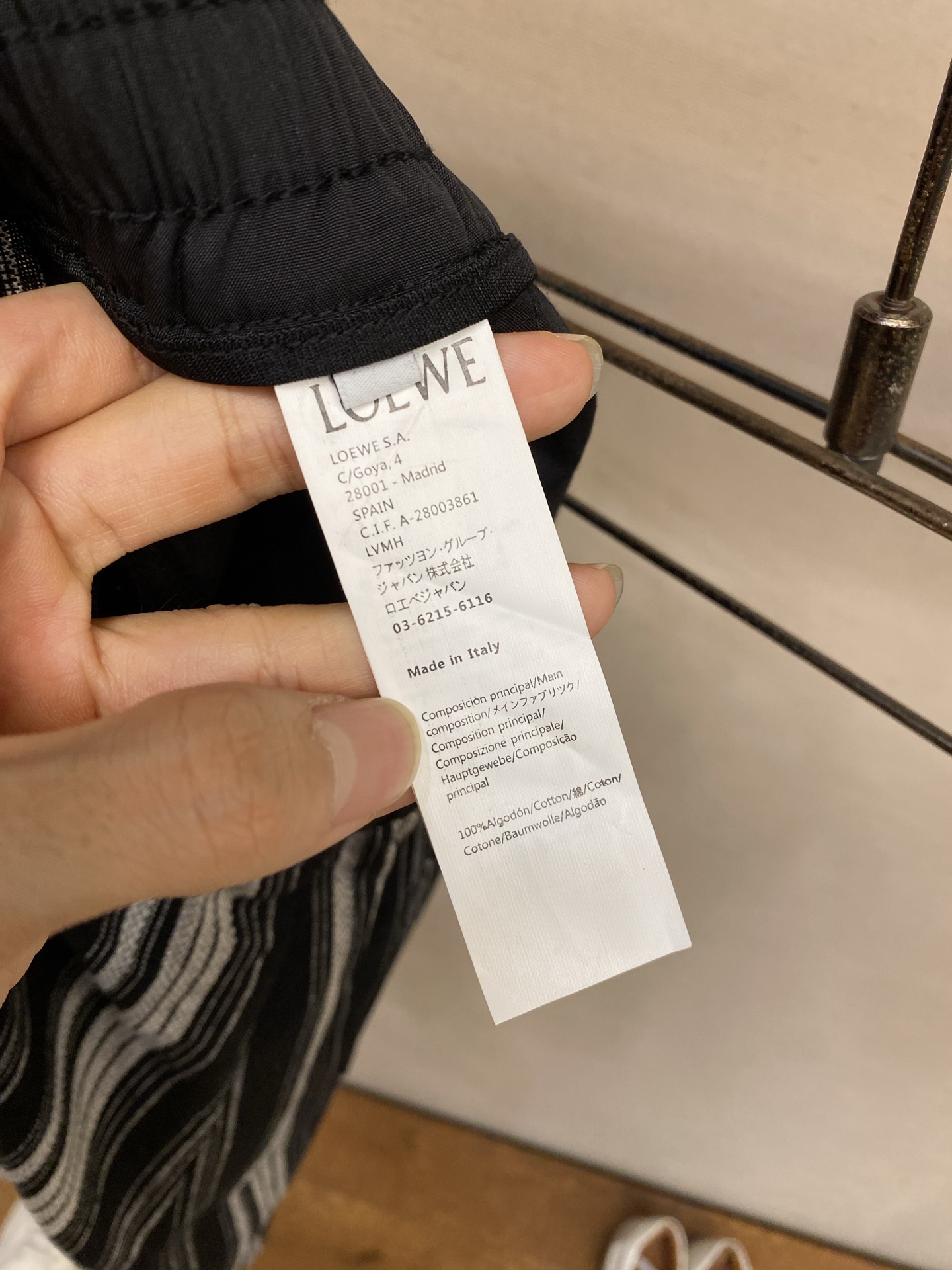 🌟🌟Loewe，亚麻条纹休闲短裤｜西班牙老钱风度假神裤甄选高支肌理亚麻面料，天然透气结构，自带微透干爽肌