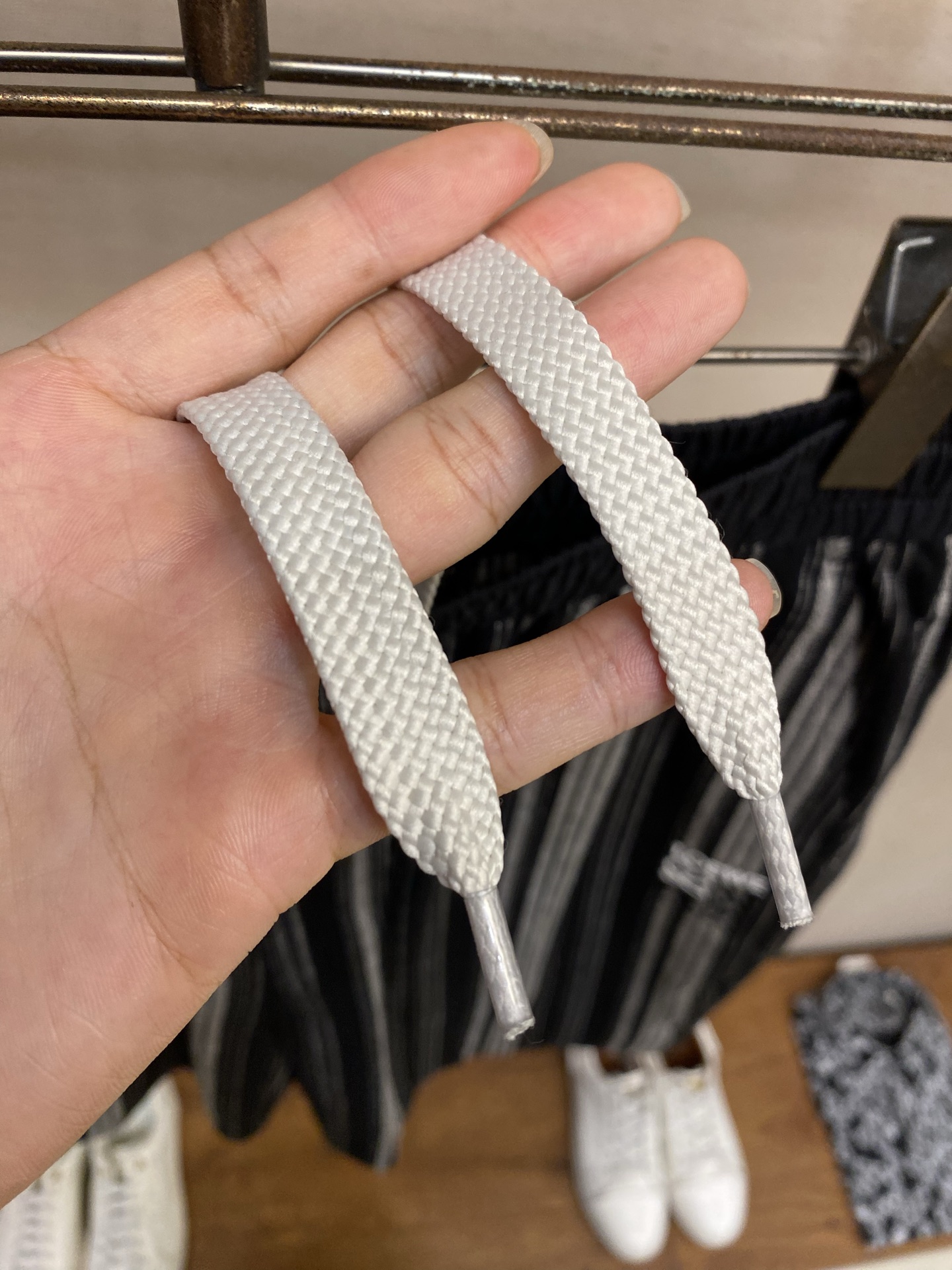 🌟🌟Loewe，亚麻条纹休闲短裤｜西班牙老钱风度假神裤甄选高支肌理亚麻面料，天然透气结构，自带微透干爽肌