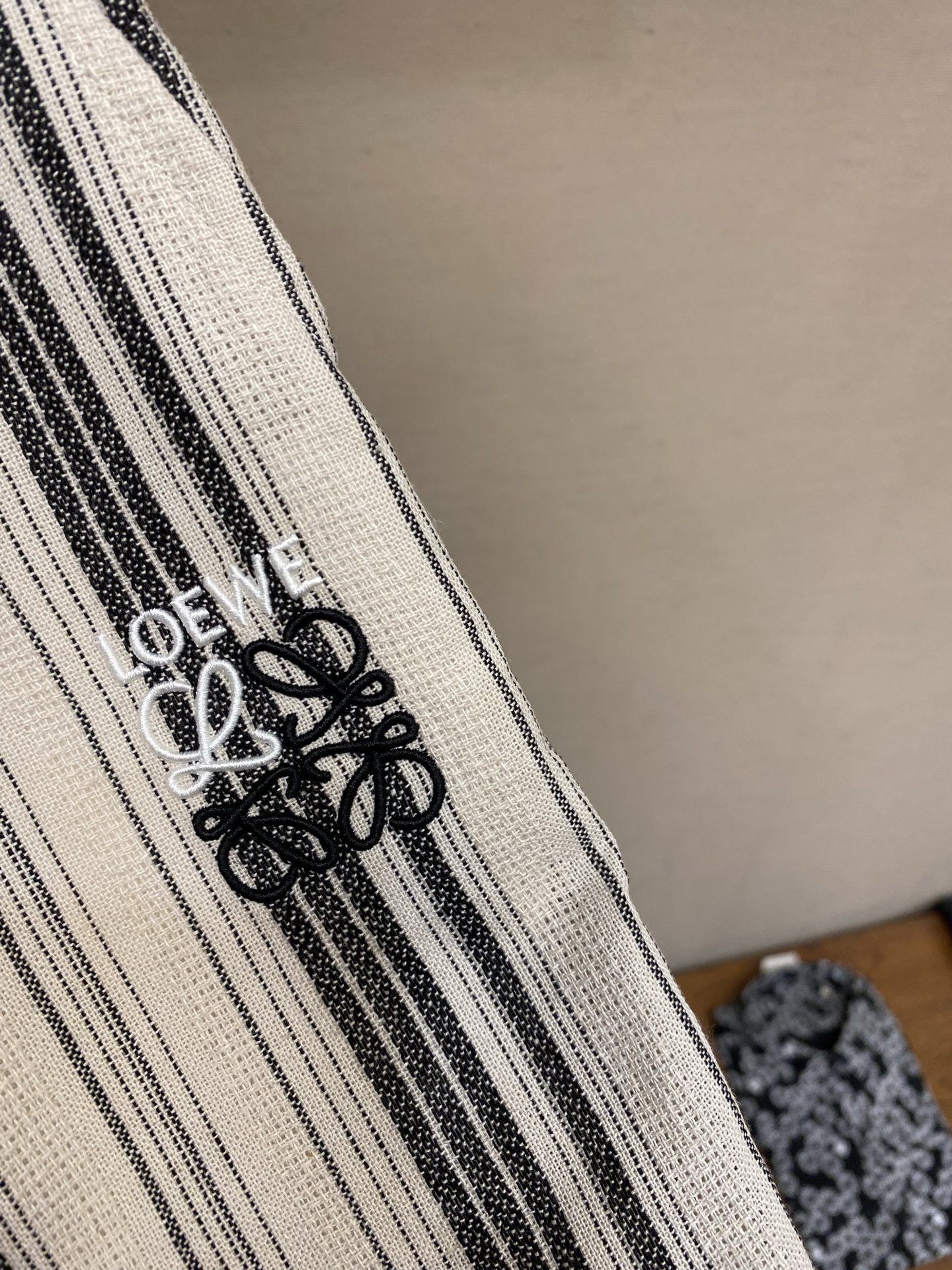 🌟🌟Loewe，亚麻条纹休闲短裤｜西班牙老钱风度假神裤甄选高支肌理亚麻面料，天然透气结构，自带微透干爽肌