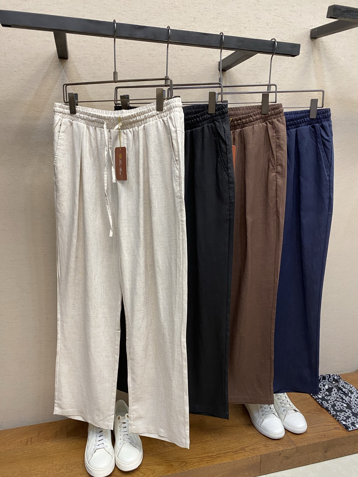 🌟🌟Loro Piana，亚麻休闲裤👍 最新款上身版型无敌正！绝对可以闭眼收的一款此款裤子非常百搭，弹力
