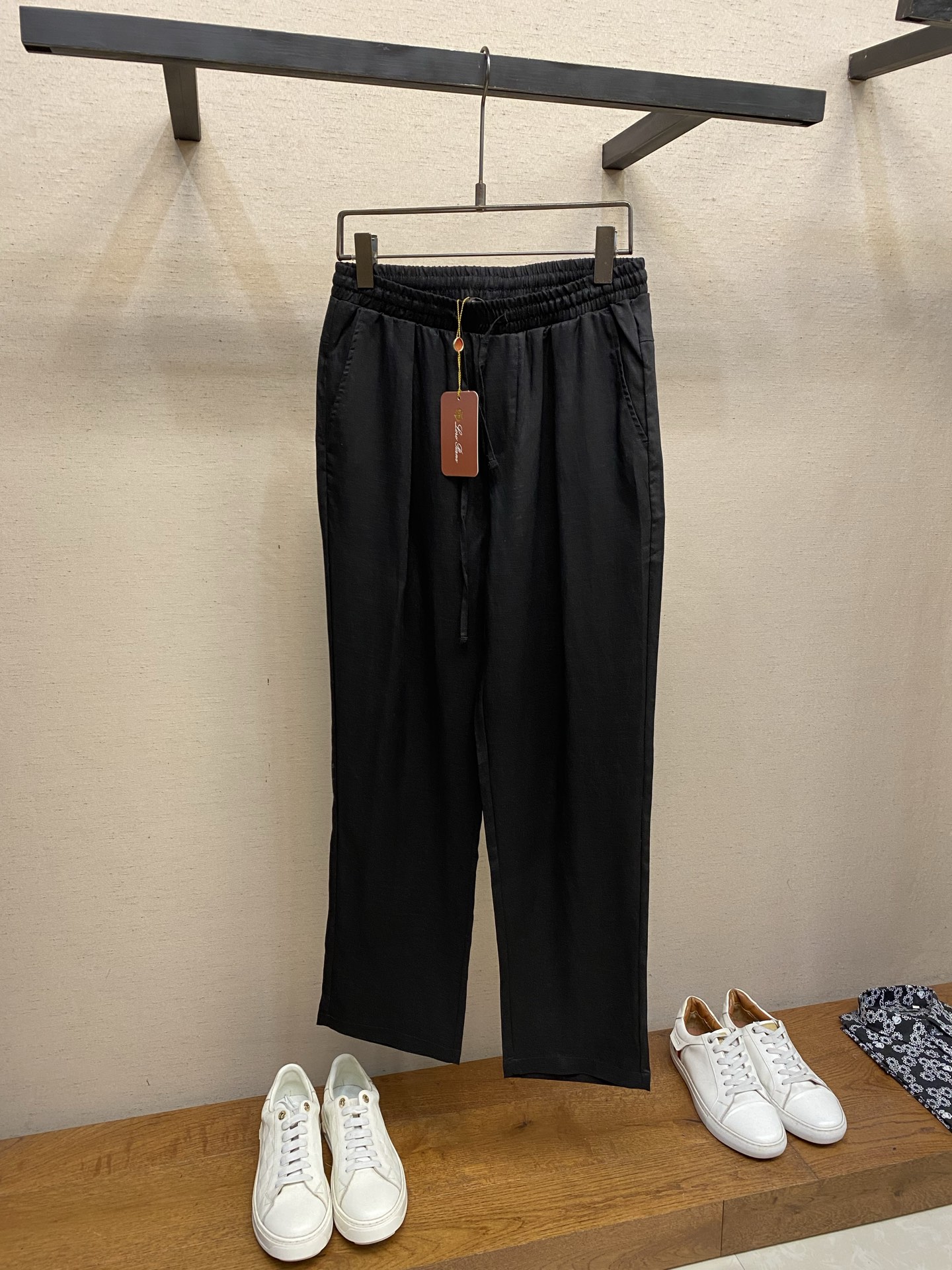 🌟🌟Loro Piana，亚麻休闲裤👍 最新款上身版型无敌正！绝对可以闭眼收的一款此款裤子非常百搭，弹力