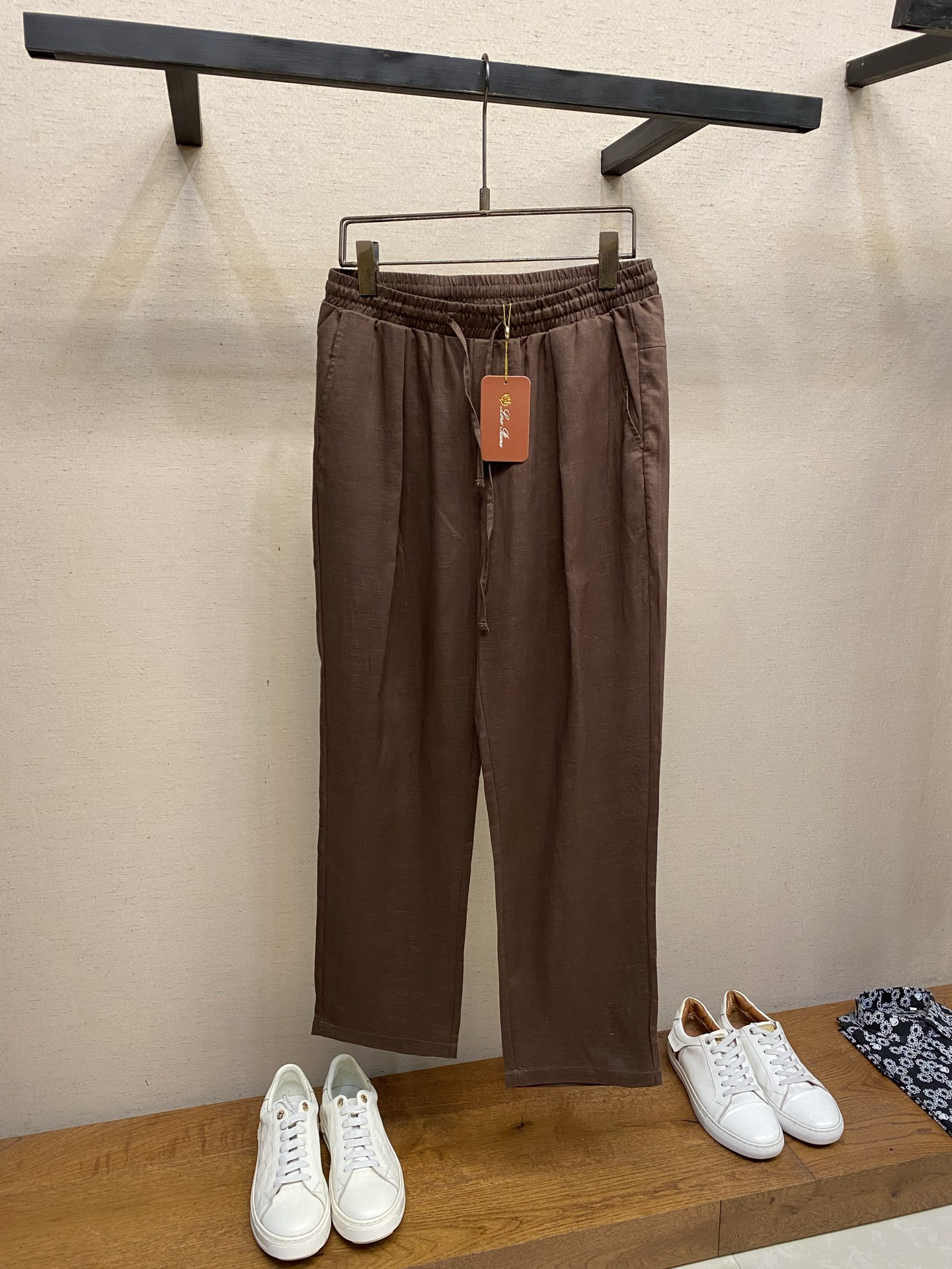 🌟🌟Loro Piana，亚麻休闲裤👍 最新款上身版型无敌正！绝对可以闭眼收的一款此款裤子非常百搭，弹力