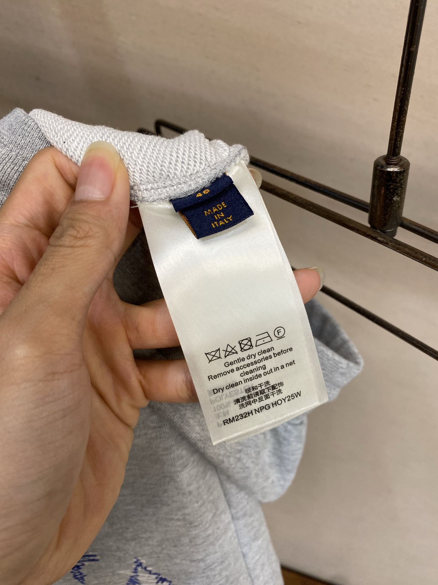 🌟🌟 1V，路易家2026SS 本款棉质花灰色休闲抽绳短裤取材柔软棉质针织面料打造。灵感源自传统的Mon