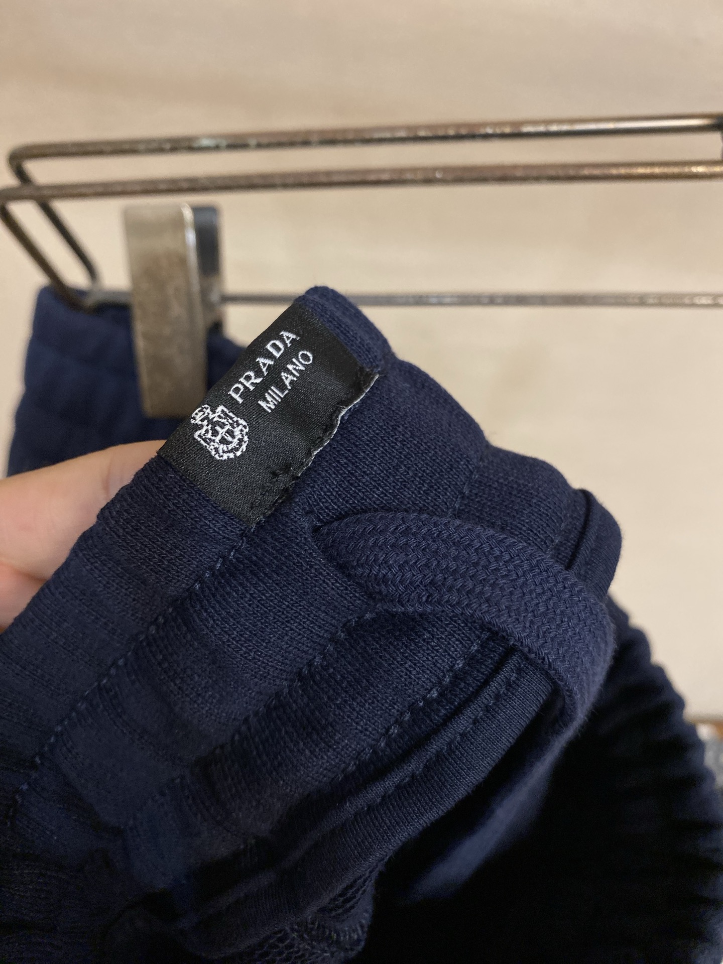 🌟🌟Prada，男士休闲短裤👍 最新款上身版型无敌正！绝对可以闭眼收的一款此款裤子非常百搭，弹力腰围,日