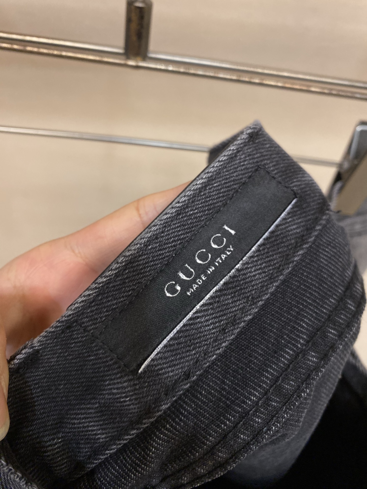 🌟🌟Gucci，古驰锁扣牛仔长裤本款式采用意大利产的优质棉质丹宁布以提供恰到好处的舒适度和合身感，同时保