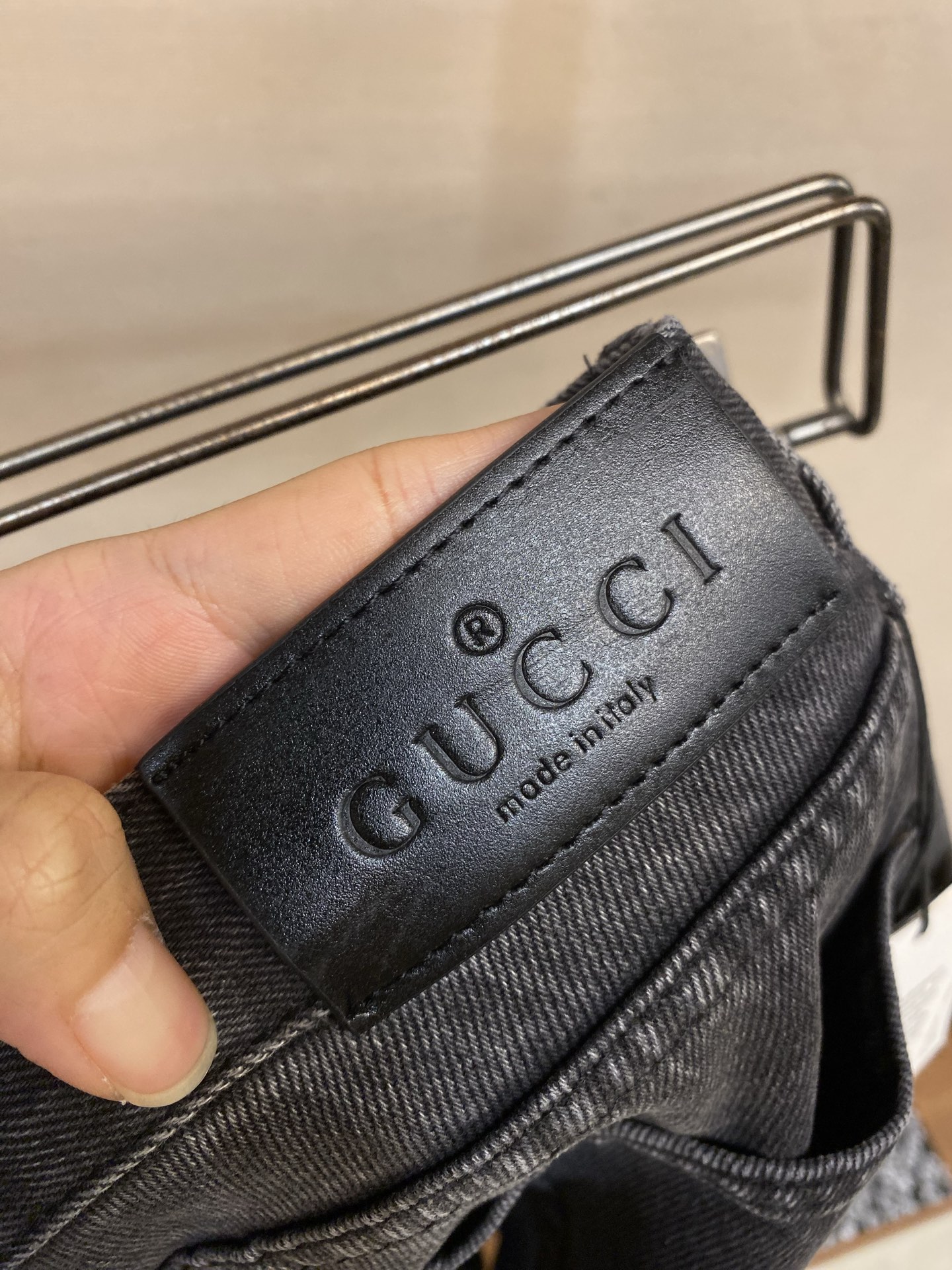🌟🌟Gucci，古驰锁扣牛仔长裤本款式采用意大利产的优质棉质丹宁布以提供恰到好处的舒适度和合身感，同时保