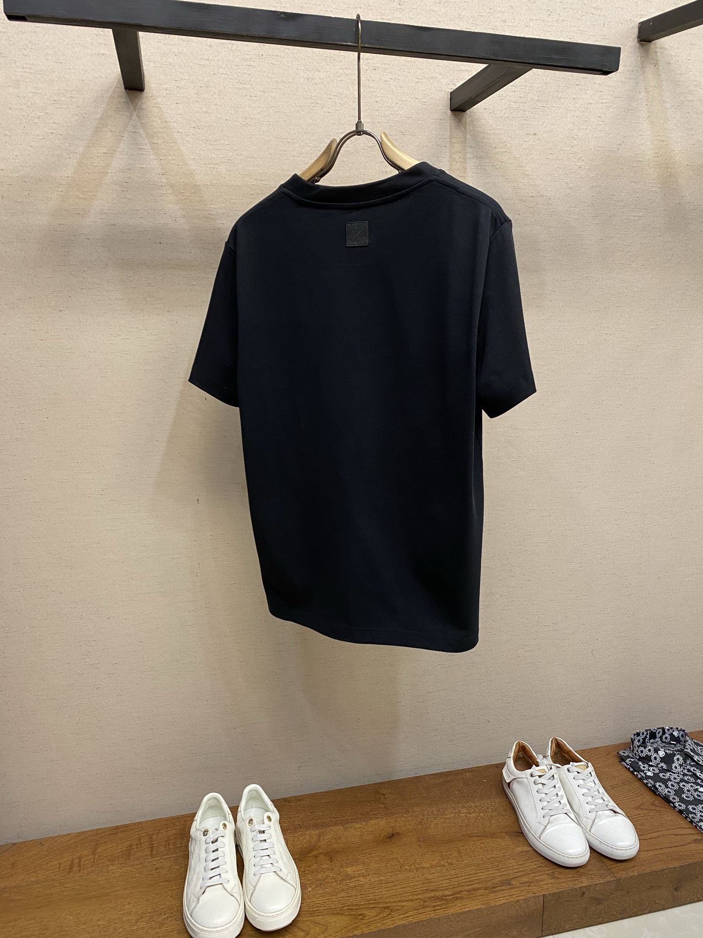루이비통 남성 반팔 132382 Louis Vuitton T Shirt 썸네일 이미지