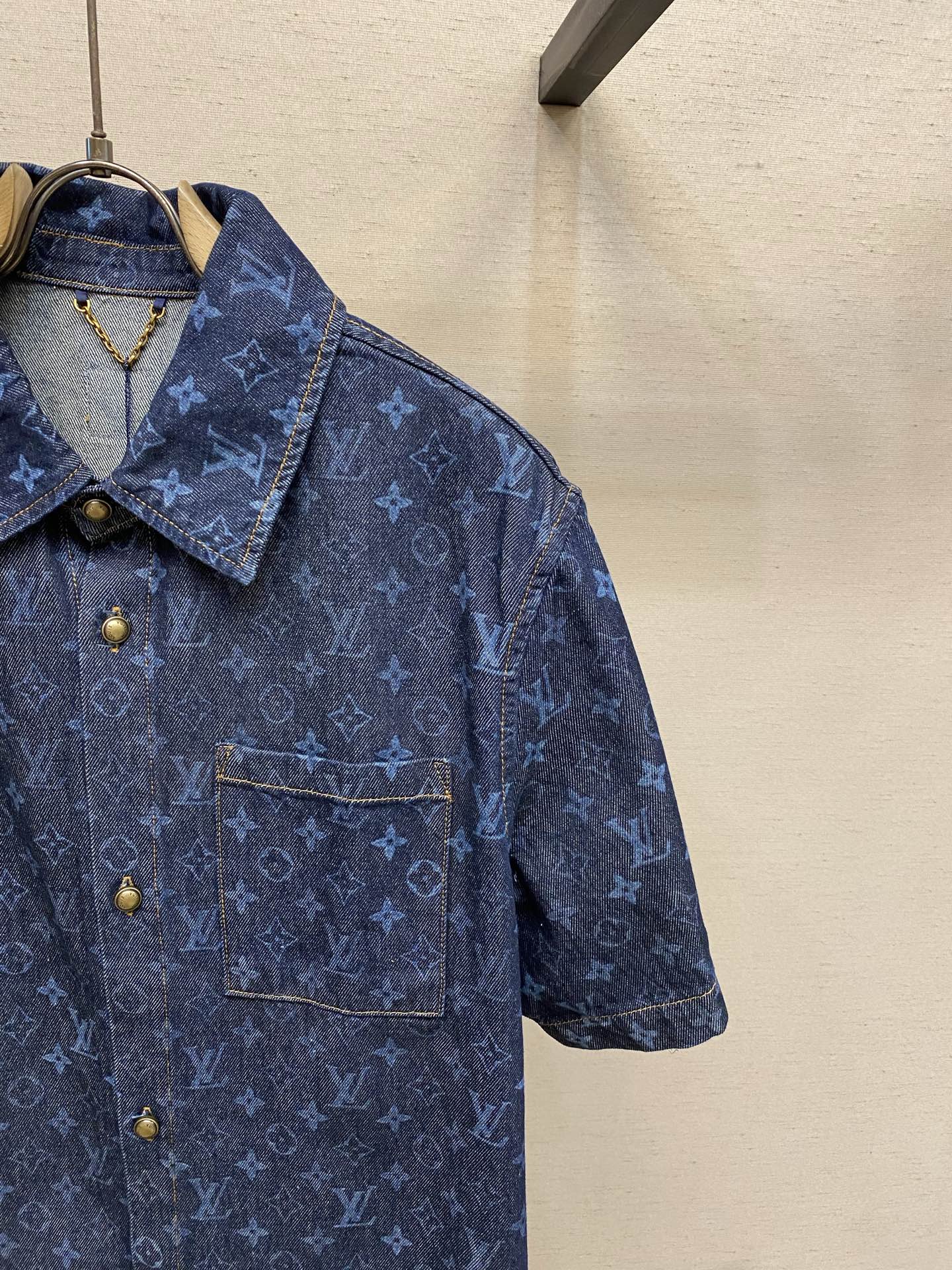 루이비통 남성 반팔 132333 Louis Vuitton T Shirt 썸네일 이미지