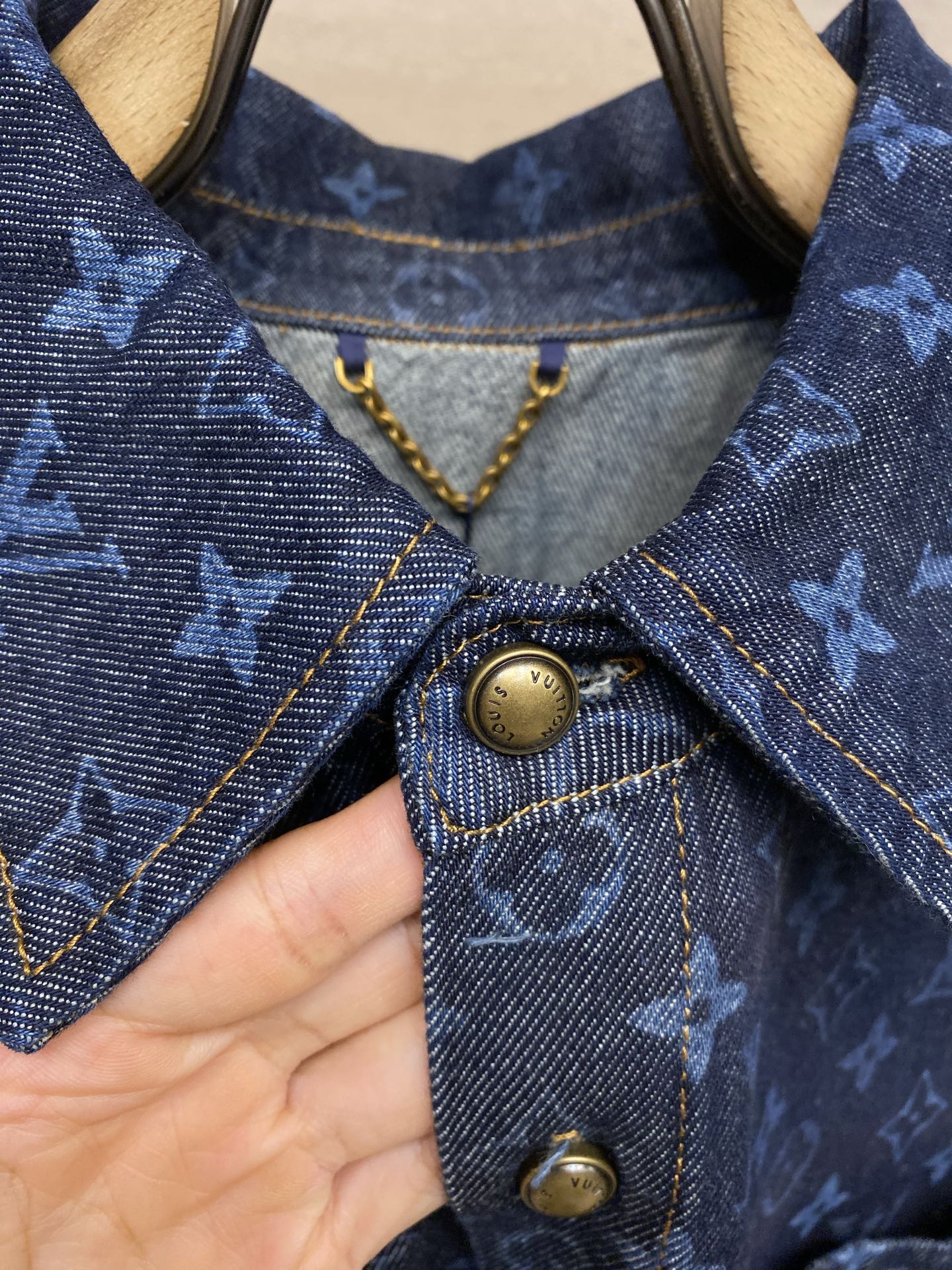 루이비통 남성 반팔 132333 Louis Vuitton T Shirt 썸네일 이미지
