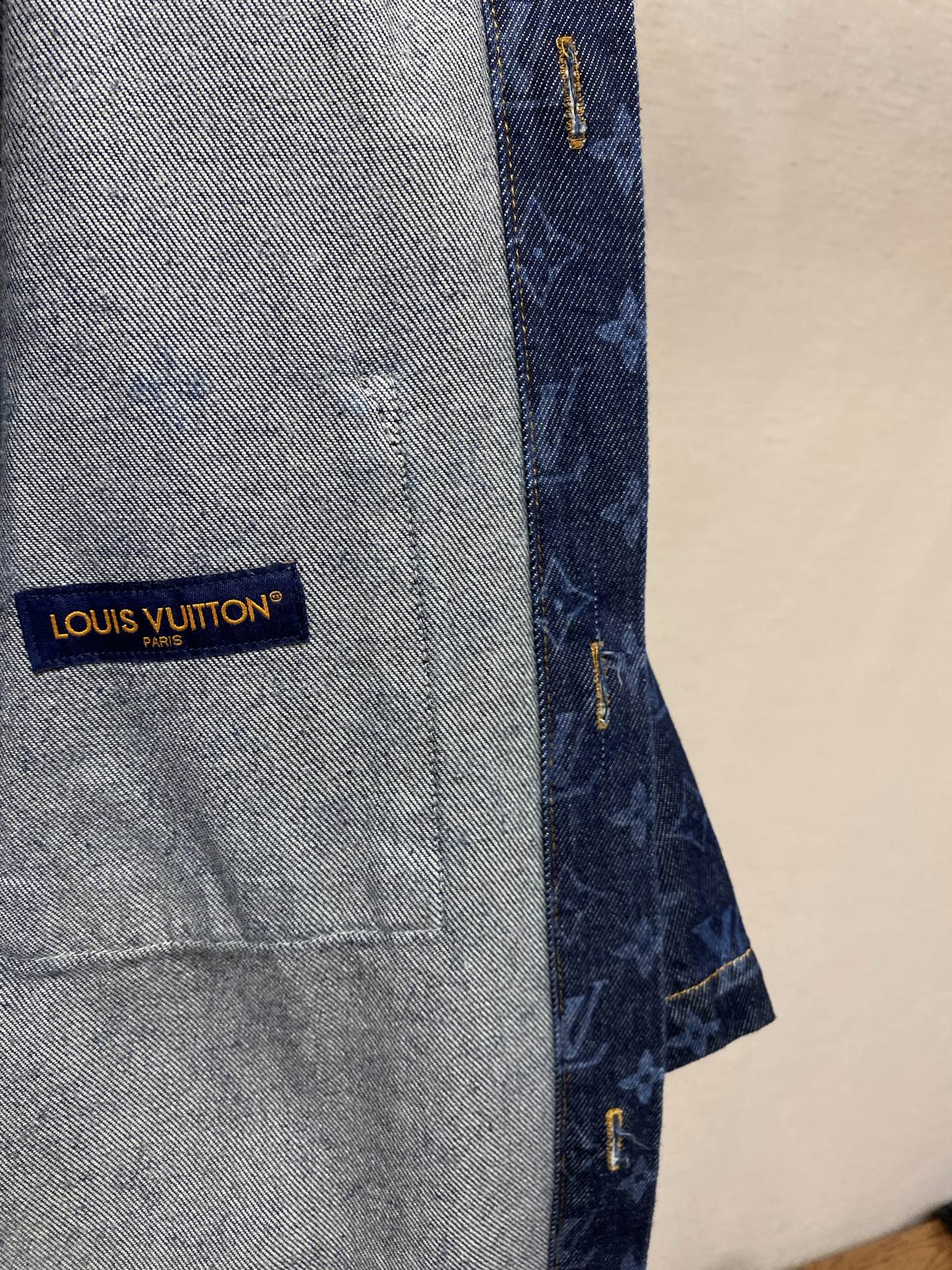 루이비통 남성 반팔 132333 Louis Vuitton T Shirt 썸네일 이미지