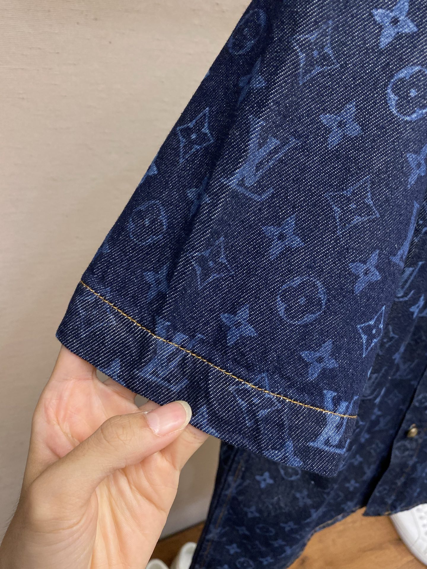 루이비통 남성 반팔 132333 Louis Vuitton T Shirt 썸네일 이미지