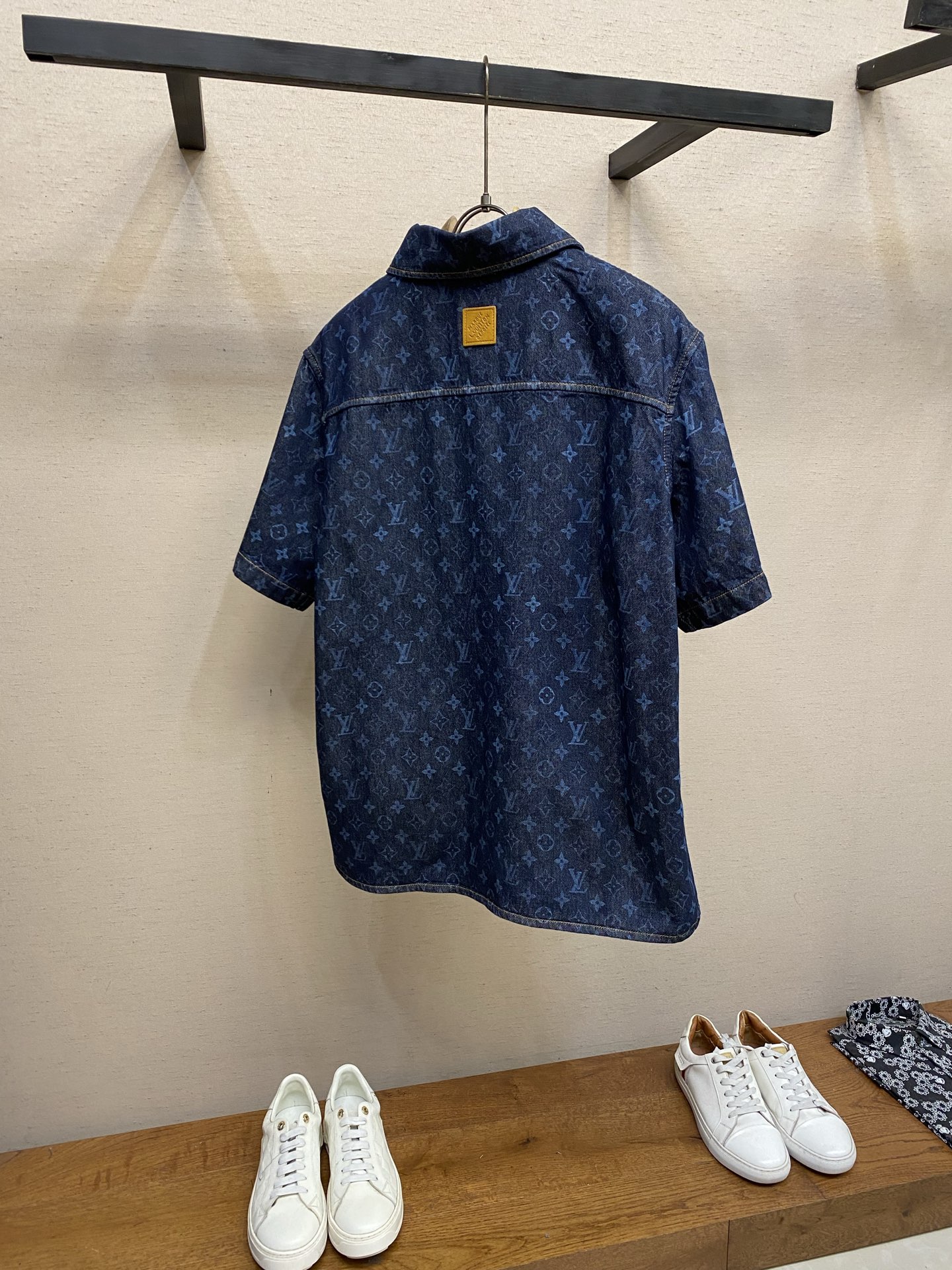 루이비통 남성 반팔 132333 Louis Vuitton T Shirt 썸네일 이미지