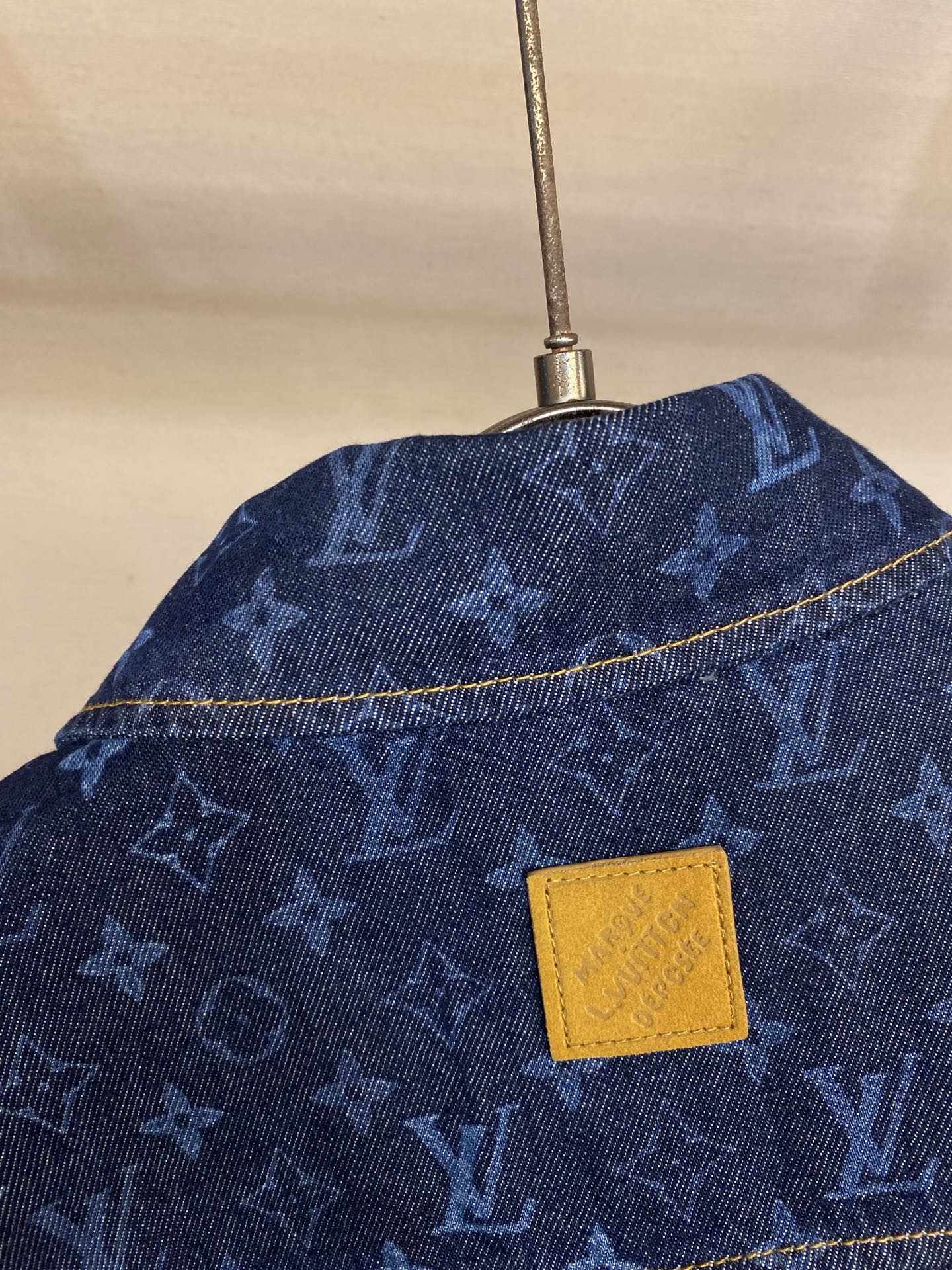 루이비통 남성 반팔 132333 Louis Vuitton T Shirt 썸네일 이미지