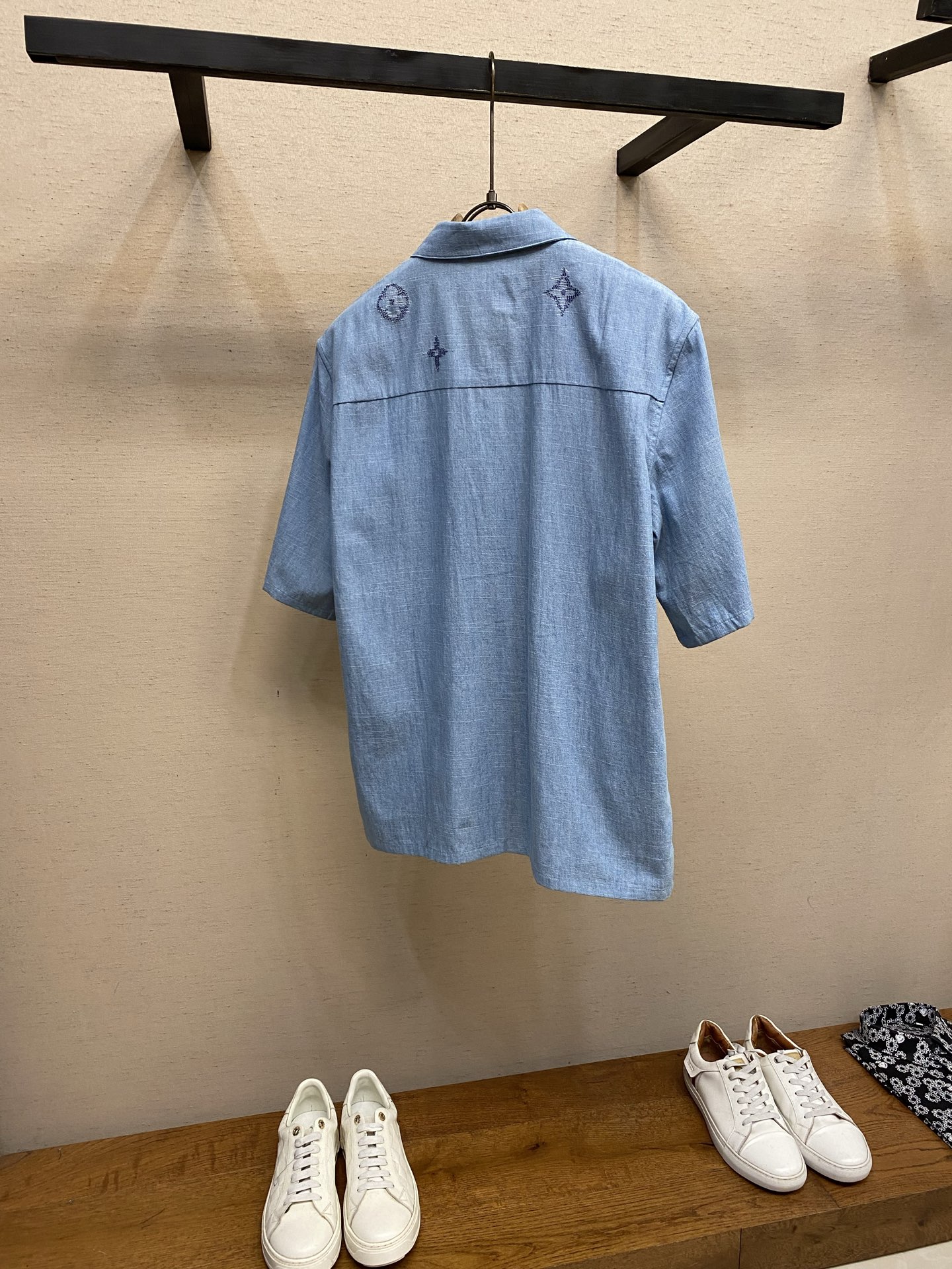 루이비통 남성 반팔 131827 Louis Vuitton T Shirt 썸네일 이미지