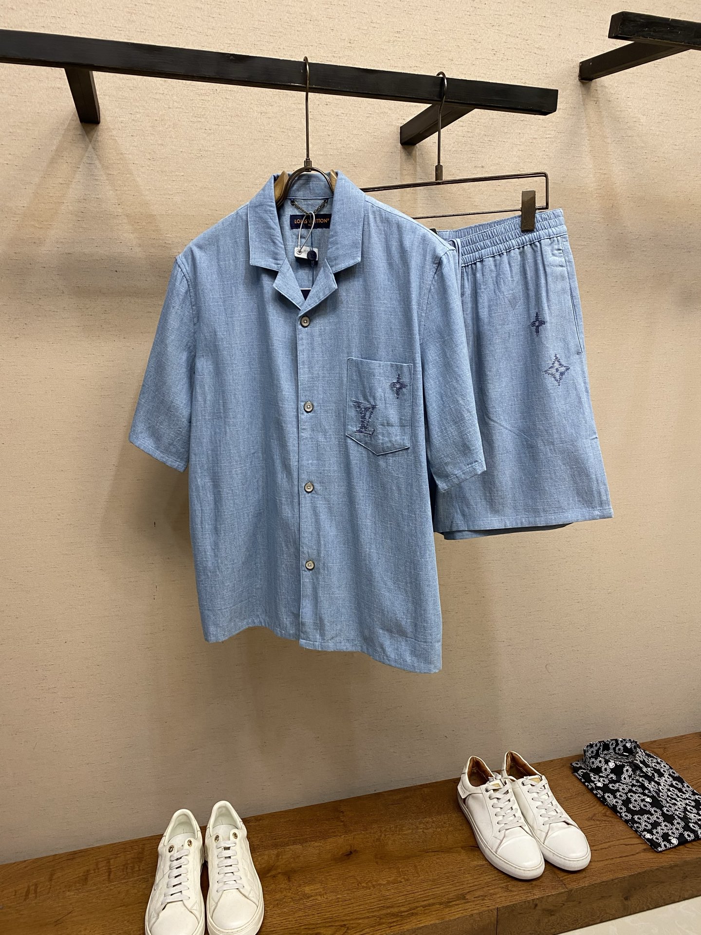 루이비통 남성 반바지 131828 Louis Vuitton Shorts 썸네일 이미지