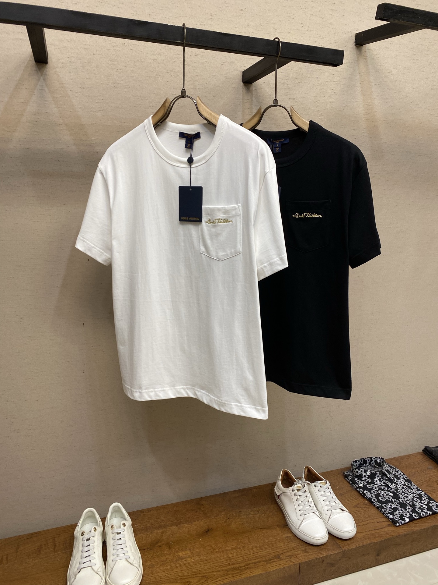 루이비통 남성 반팔 143356 Louis Vuitton T Shirt 상세 이미지 3
