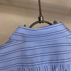 🌟🌟Celine,,饰刺绣经典条纹衬衫 面料选择: 选用百分百棉府绸面料,纯棉纤维能快速吸湿排汗,长时间穿着也清爽不闷 🌟🌟Celine,,饰刺绣经典条纹衬衫 面料选择: 选用百分百棉府绸面料,纯棉纤维能快速吸湿排汗,长时间穿着也清爽不闷