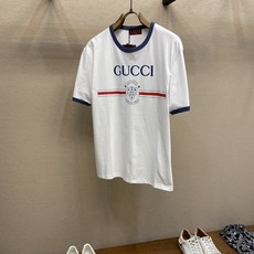🌟🌟Gucci,,行李员印花圆领短袖 ⚠️原,400购买;白色轻质针织棉、蓝色滚边、Firenze 1921行李员徽章印 🌟🌟Gucci,,行李员印花圆领短袖 ⚠️原,400购买;白色轻质针织棉、蓝色滚边、Firenze 1921行李员徽章印