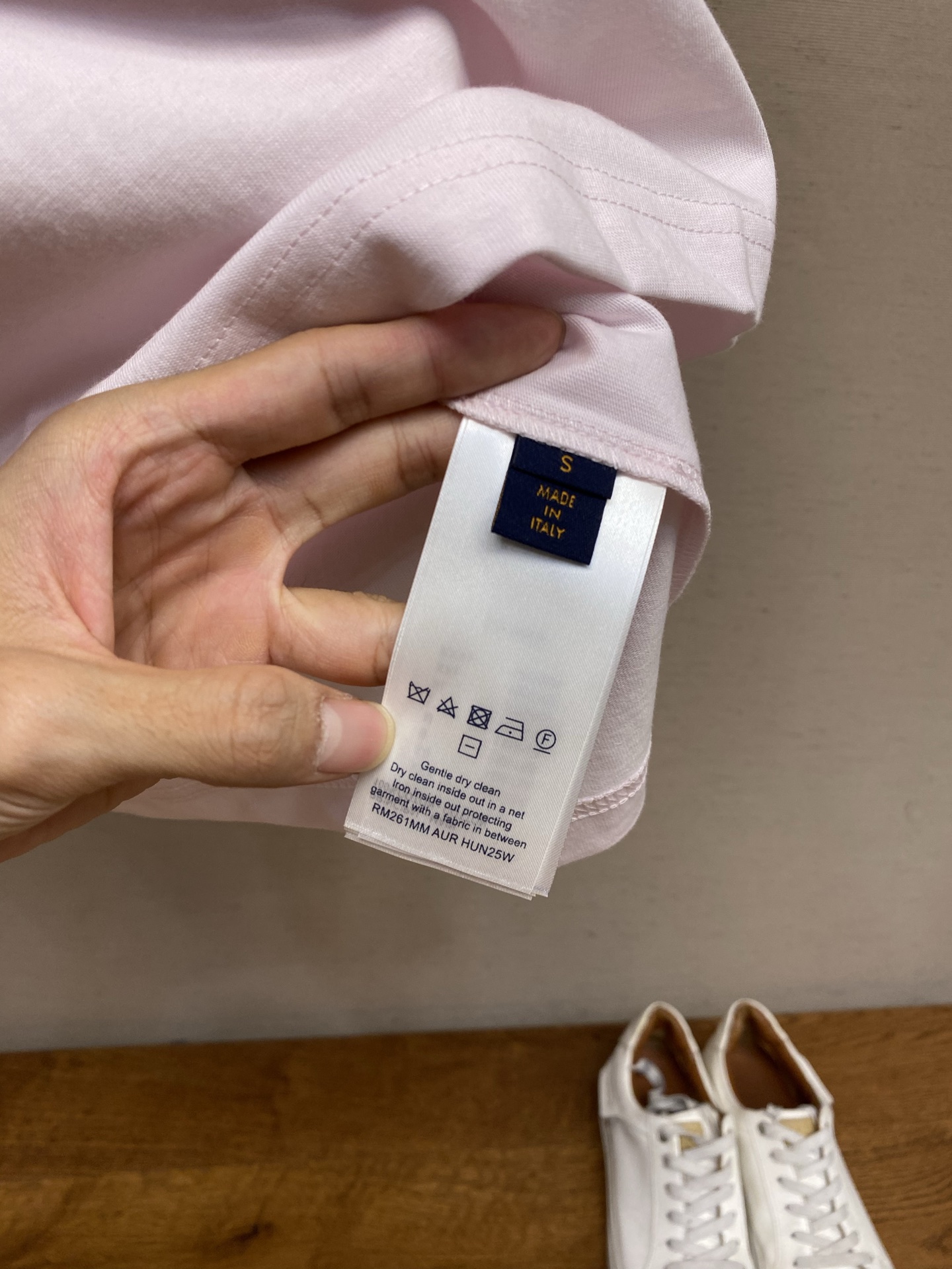 루이비통 LV 핫스탬핑 엠보스 반팔 티셔츠 상세 이미지 8
