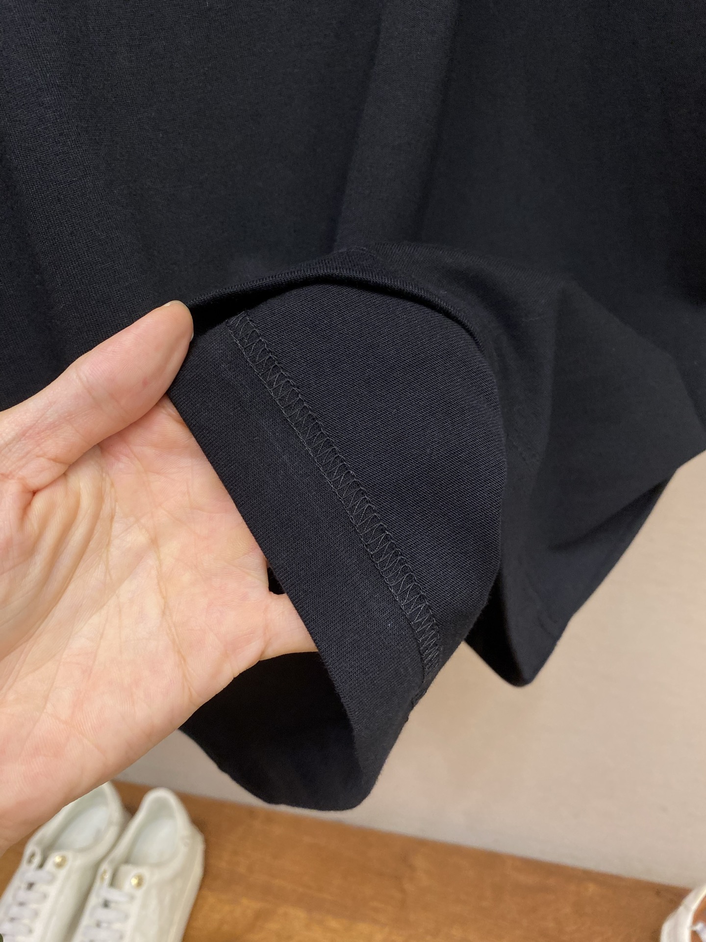 버버리 필기체 로고 크루넥 남성 반팔 티셔츠 상세 이미지 7