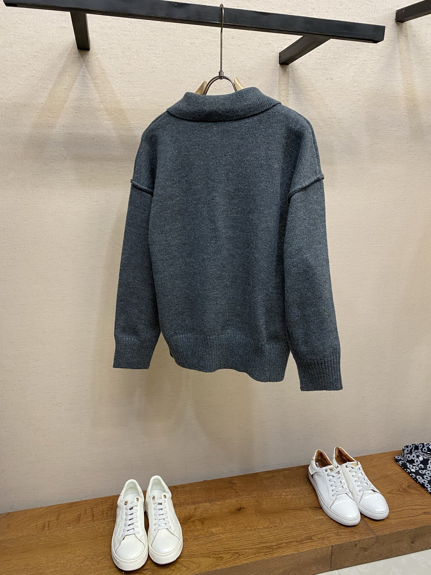 아미 울 하트 로고 니트맨풀오버 26FW 상세 이미지 2