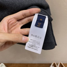 🌟🌟,,1V 路易家 本款针织短袖圆领衫选用围棋棋盘提花织纹,描绘2027春夏时装秀大放异彩的1VMaze 图案.胸前成 🌟🌟,,1V 路易家 本款针织短袖圆领衫选用围棋棋盘提花织纹,描绘2027春夏时装秀大放异彩的1VMaze 图案.胸前成