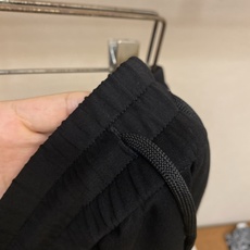 🌟🌟,,Prada 男士休闲短裤👍 最新款上身版型无敌正! 绝对可以闭眼收的一款 此款裤子非常百搭,弹力腰围,日常上班 🌟🌟,,Prada 男士休闲短裤👍 最新款上身版型无敌正! 绝对可以闭眼收的一款 此款裤子非常百搭,弹力腰围,日常上班